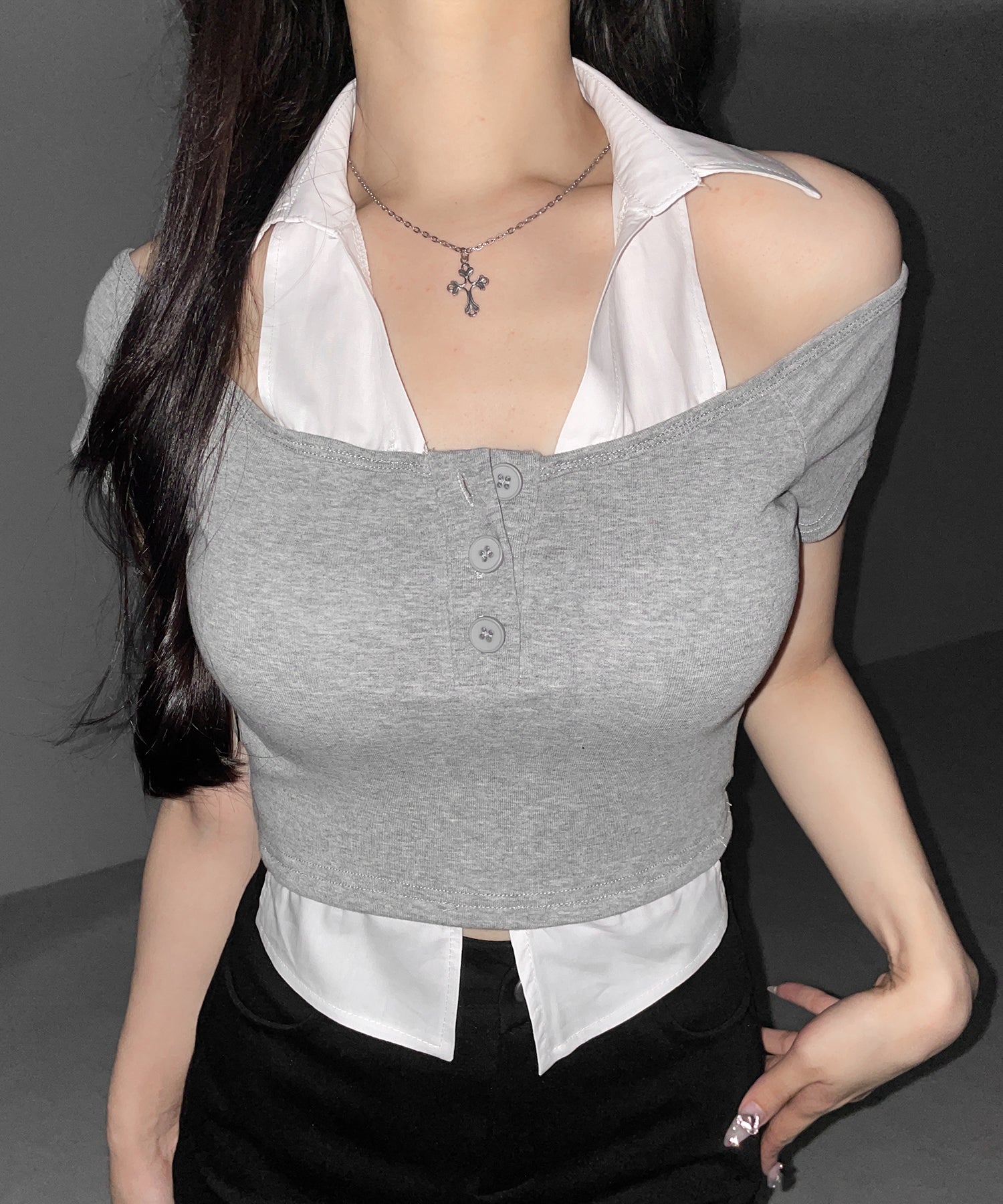 シャツレイヤードヘンリーネックカットアウトトップス ／ shirt layered henlyneck cutout tops