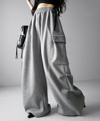 【 裾絞り可能２WAY 】ドローコードタックワイドカーゴスウェットパンツ ／ drawcord tuck wide cargo sweatpants