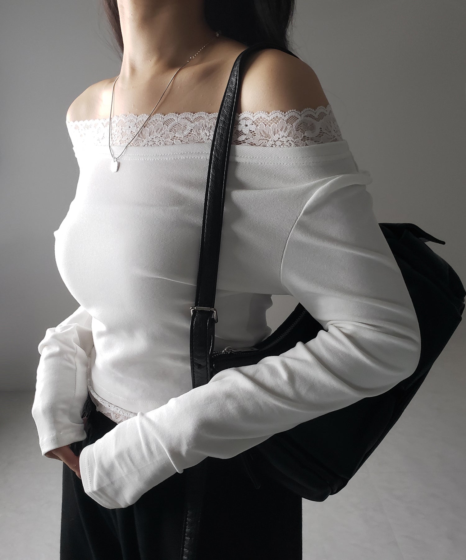 2color 】レース切替オフショルダートップス ／ lace off shoulder tops