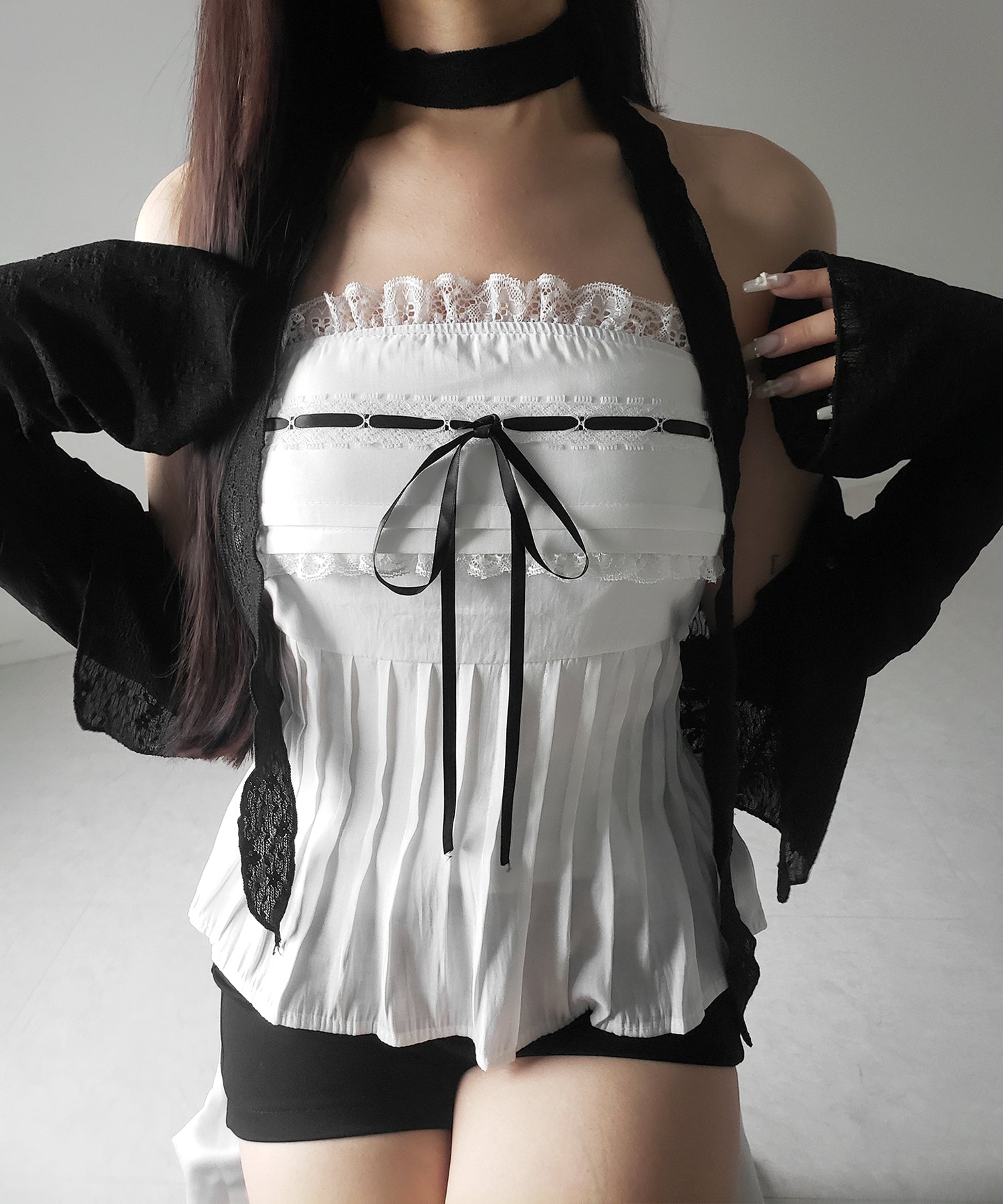 【 ２color 】フロントリボンレースフレアベアトップ ／ front ribbon lace flare bare top