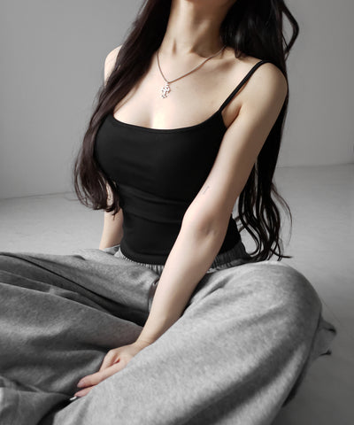 【 カップ付き 】スクエアネックストラップスリムキャミソール ／ square neck strap slim camisole