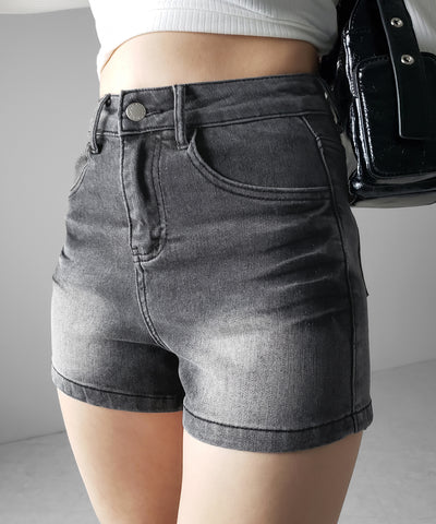 ハイウエストタイトデニムショートパンツ ／ high waist tight short pants