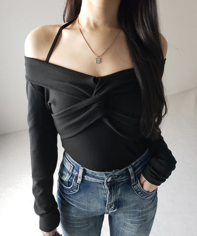 【 ２color 】クロスギャザーオフショルカットソートップス ／ cross gather off shoulder cutsew tops