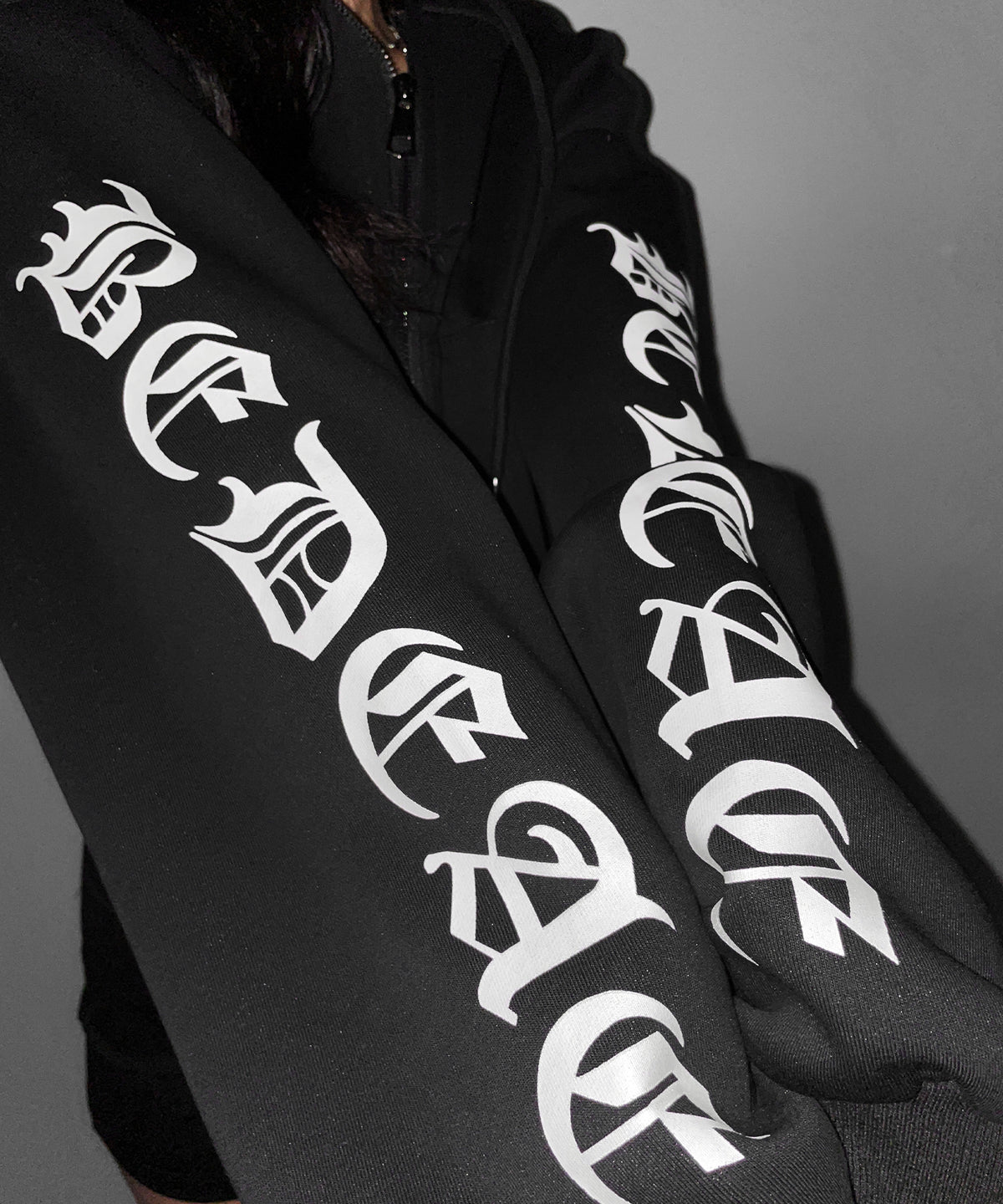 グランジロゴダブルジップショートパーカー ／ grunge logo double zip short hoodie