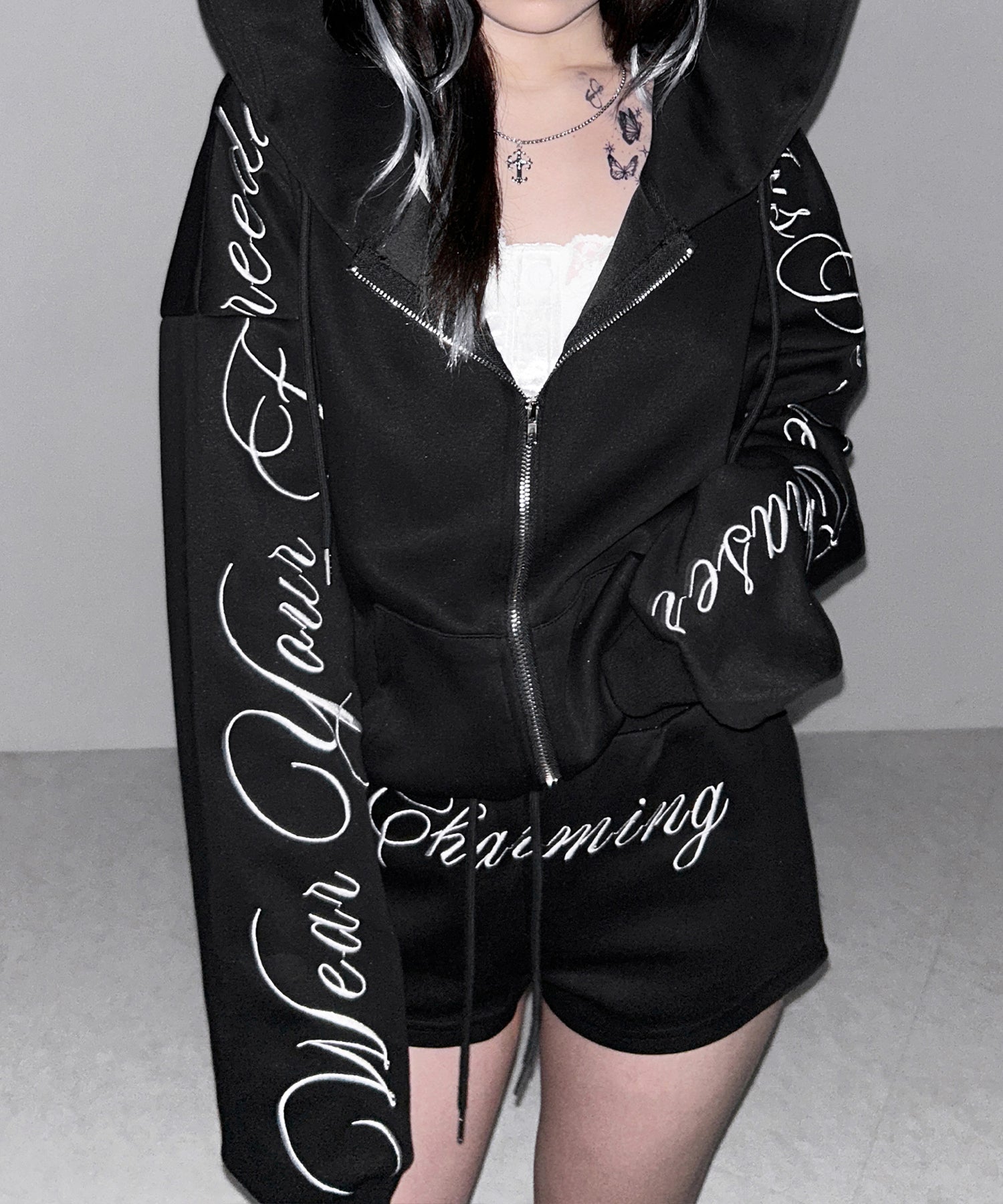 【 セットアップ 】レタリングロゴ刺繍ジップアップパーカー＆ショートパンツ ／ lettering logo embroidery zip-up hoodie ＆ short pants SETUP