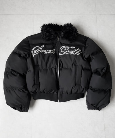 レタリングロゴ刺繍ショートパフダウンジャケット ／ lettering logo embroidery short puffer jacket