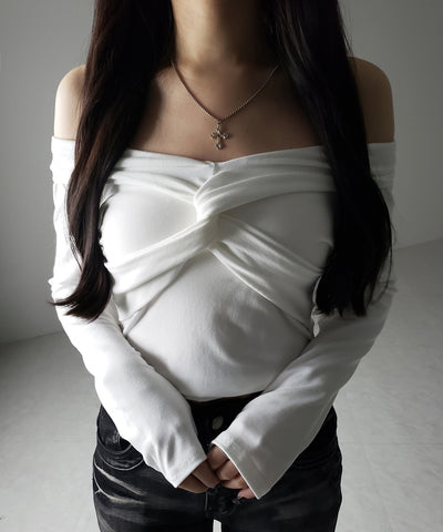 【 ２color 】クロスギャザーオフショルカットソートップス ／ cross gather off shoulder cutsew tops
