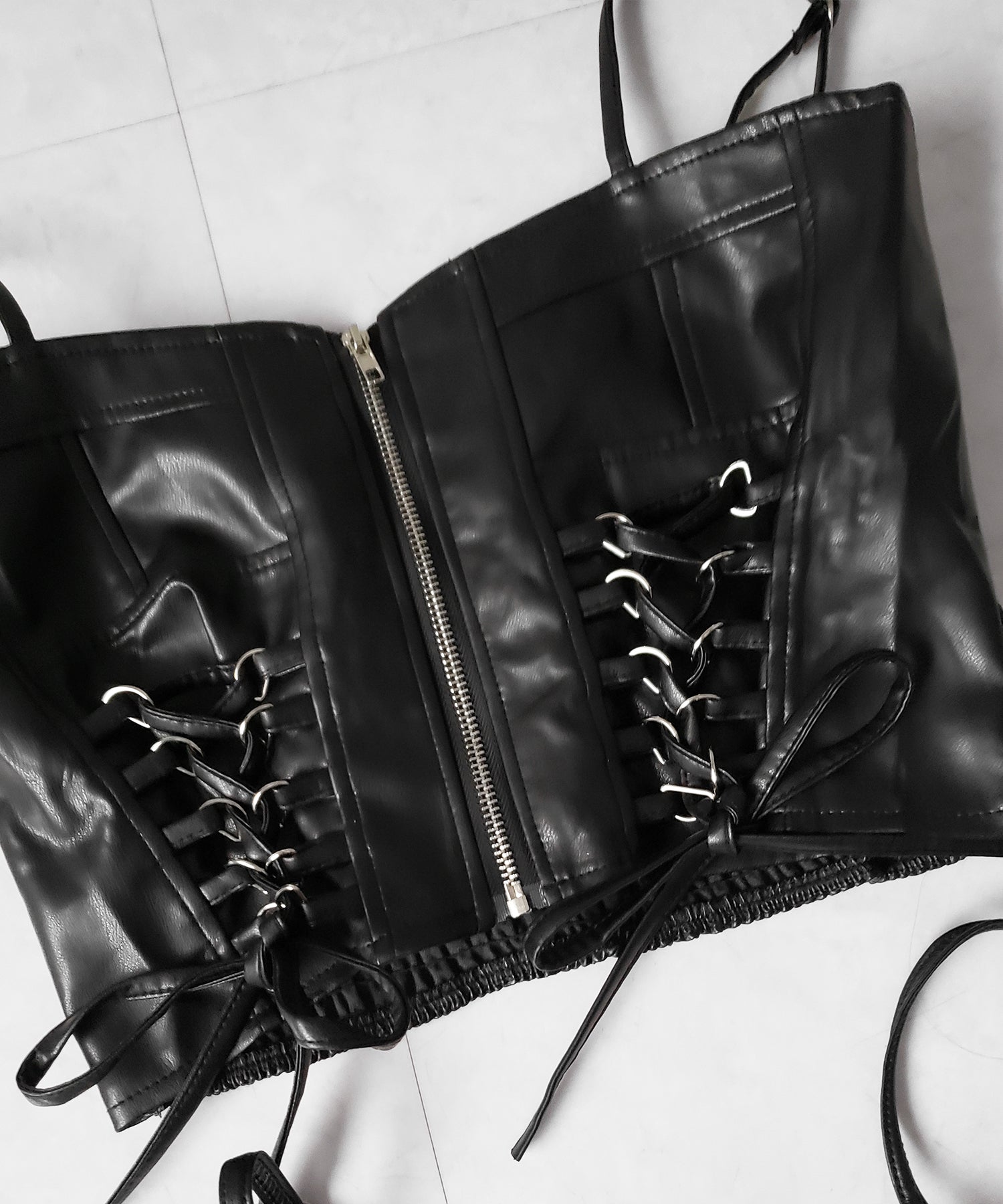 ダブルリボンレースアップフェイクレザーショートビスチェ ／ double ribbon laceup fake leather short bustier