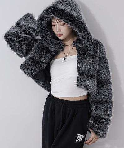 フェイクファーフーディショートコート ／ fake fur hoodie short coat