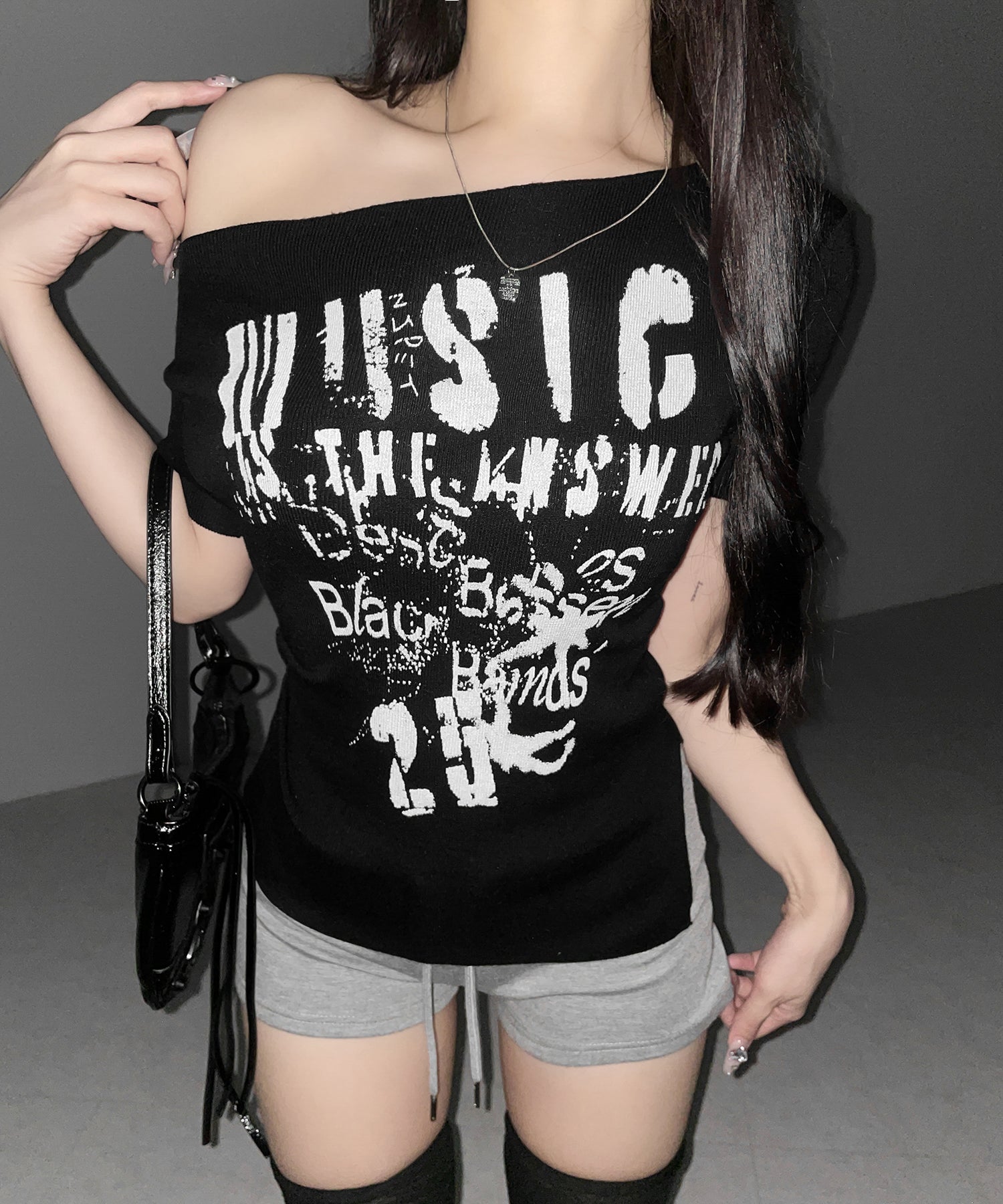 グランジロゴプリント半袖スリムニットトップス ／ grunge logo print shortsleeve slim knit tops