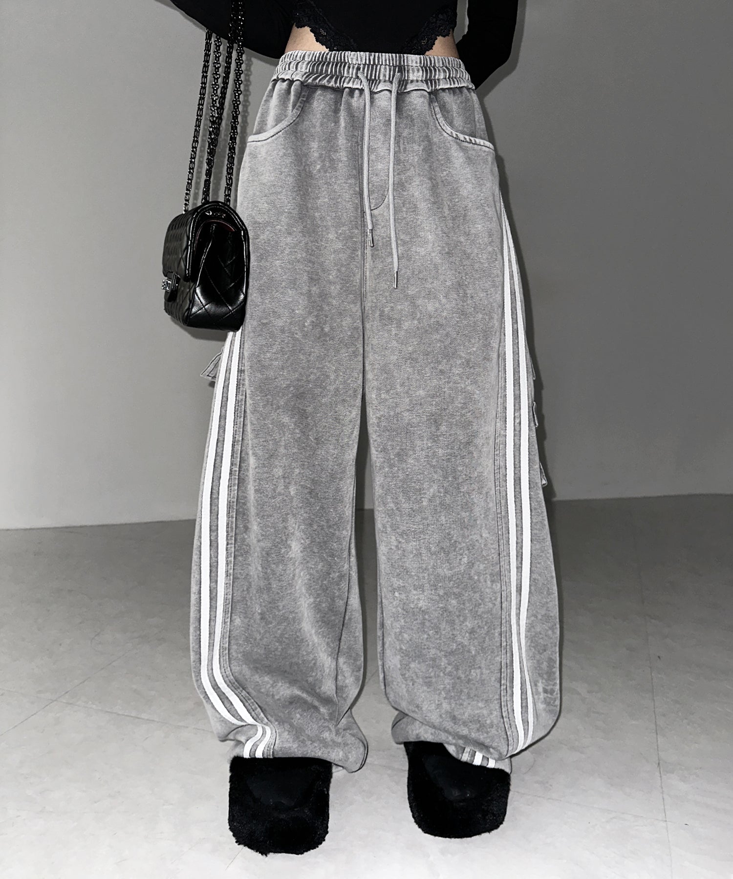 【 裾絞り可能２WAY 】サイドラインピグメントワイドカーゴスウェットパンツ ／ sideline pigment wide cargo sweatpants