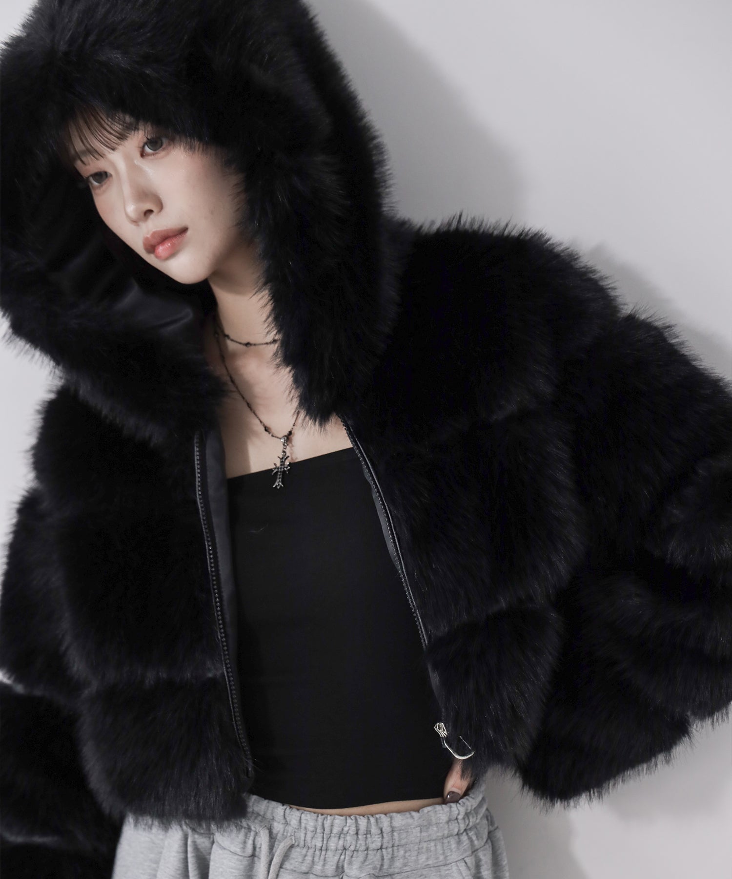 フェイクファーフーディショートコート ／ fake fur hoodie short coat