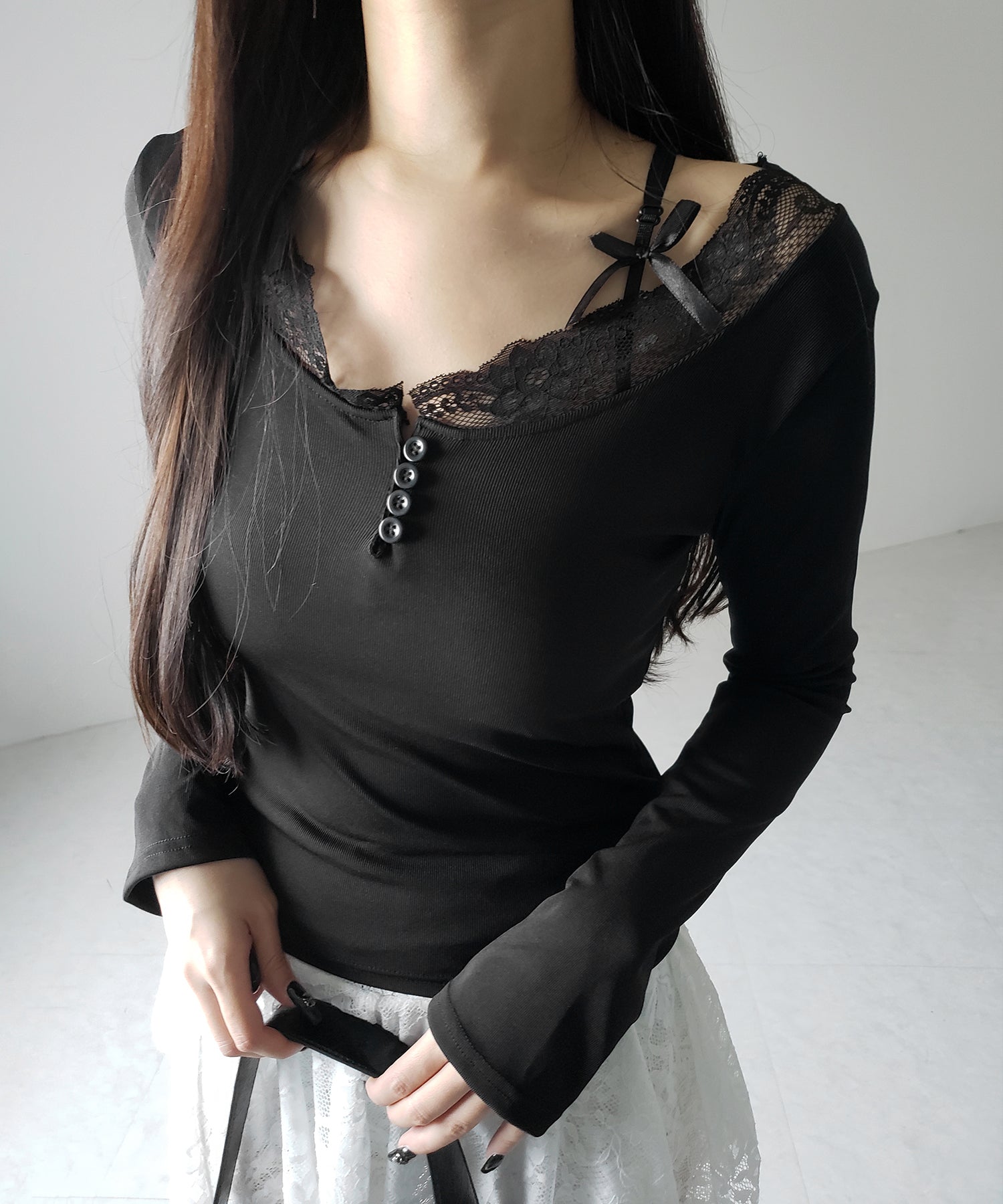 【 ２color 】ストラップダブルリボンレースカットソートップス ／ strap double ribbon lace cutsew tops