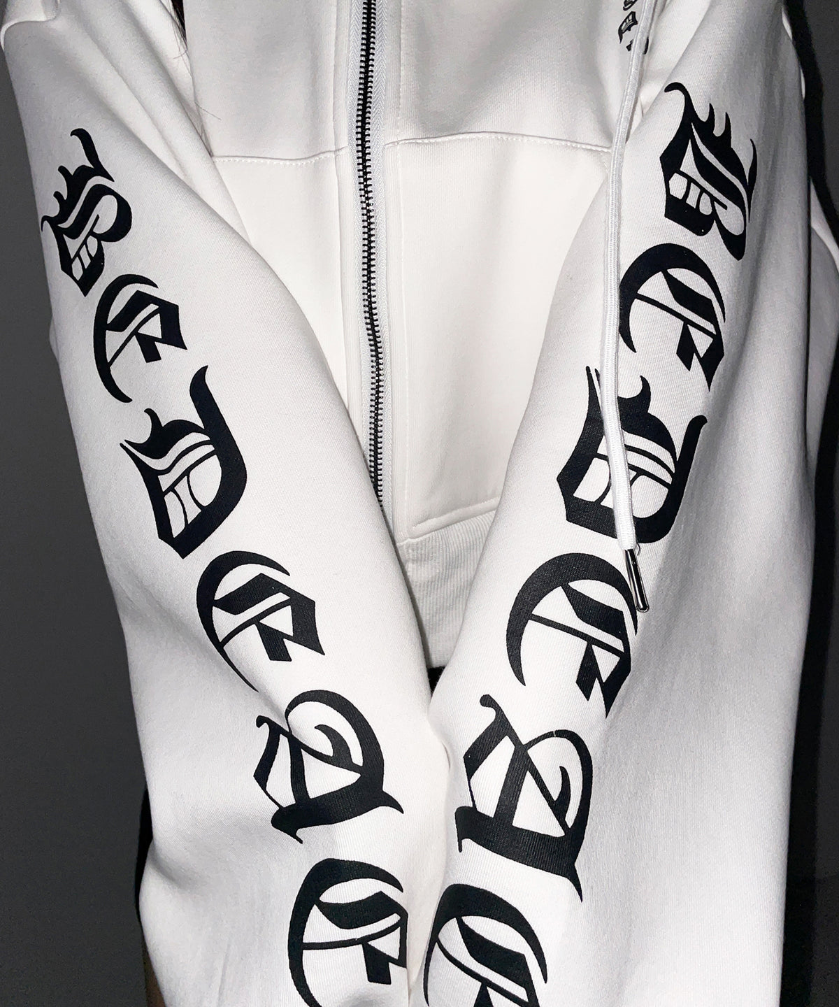 グランジロゴダブルジップショートパーカー ／ grunge logo double zip short hoodie