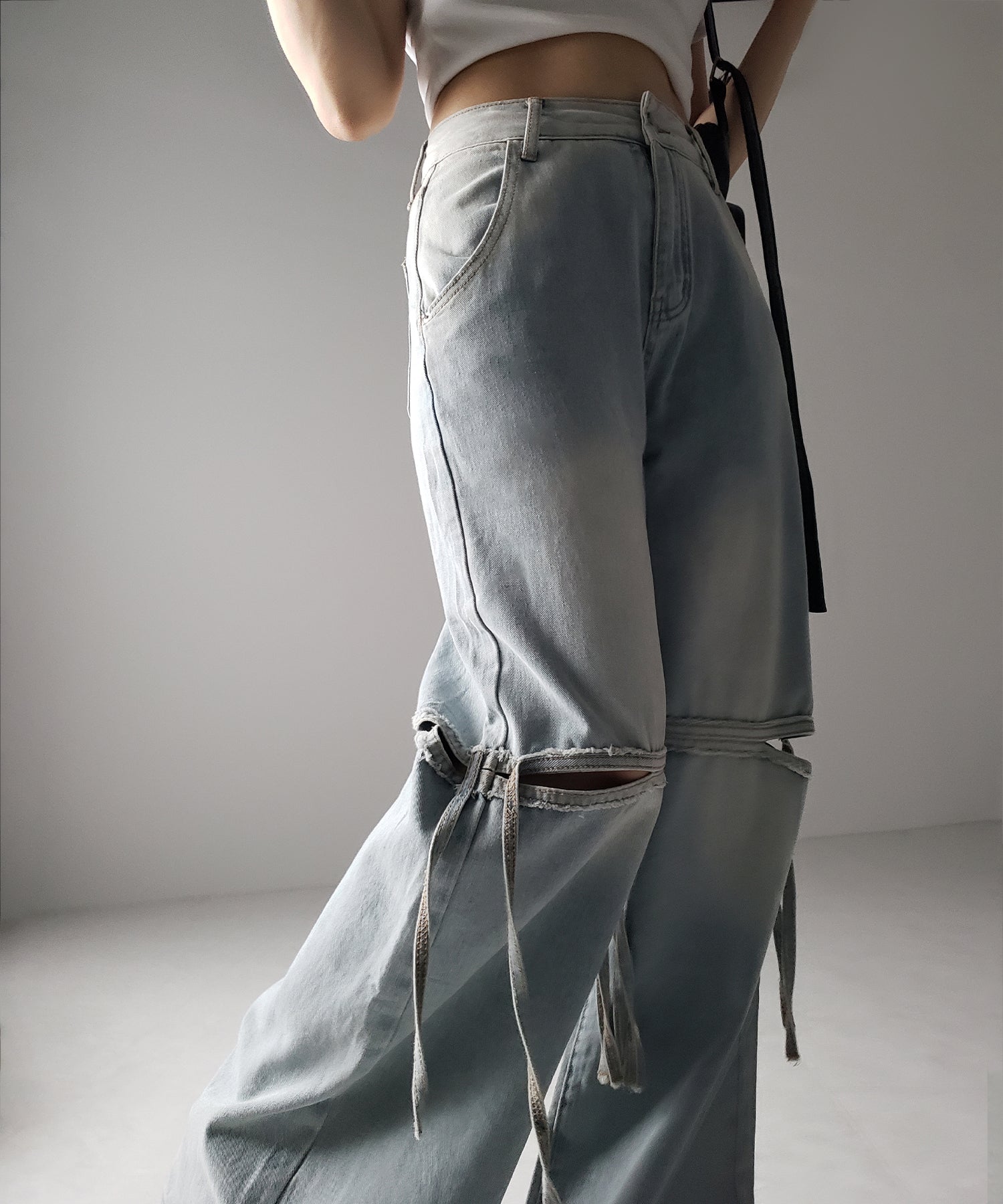 【 ４size ／ ２color 】カットアウトストラップヴィンテージルーズデニム ／ cutout strap vintage loose denim