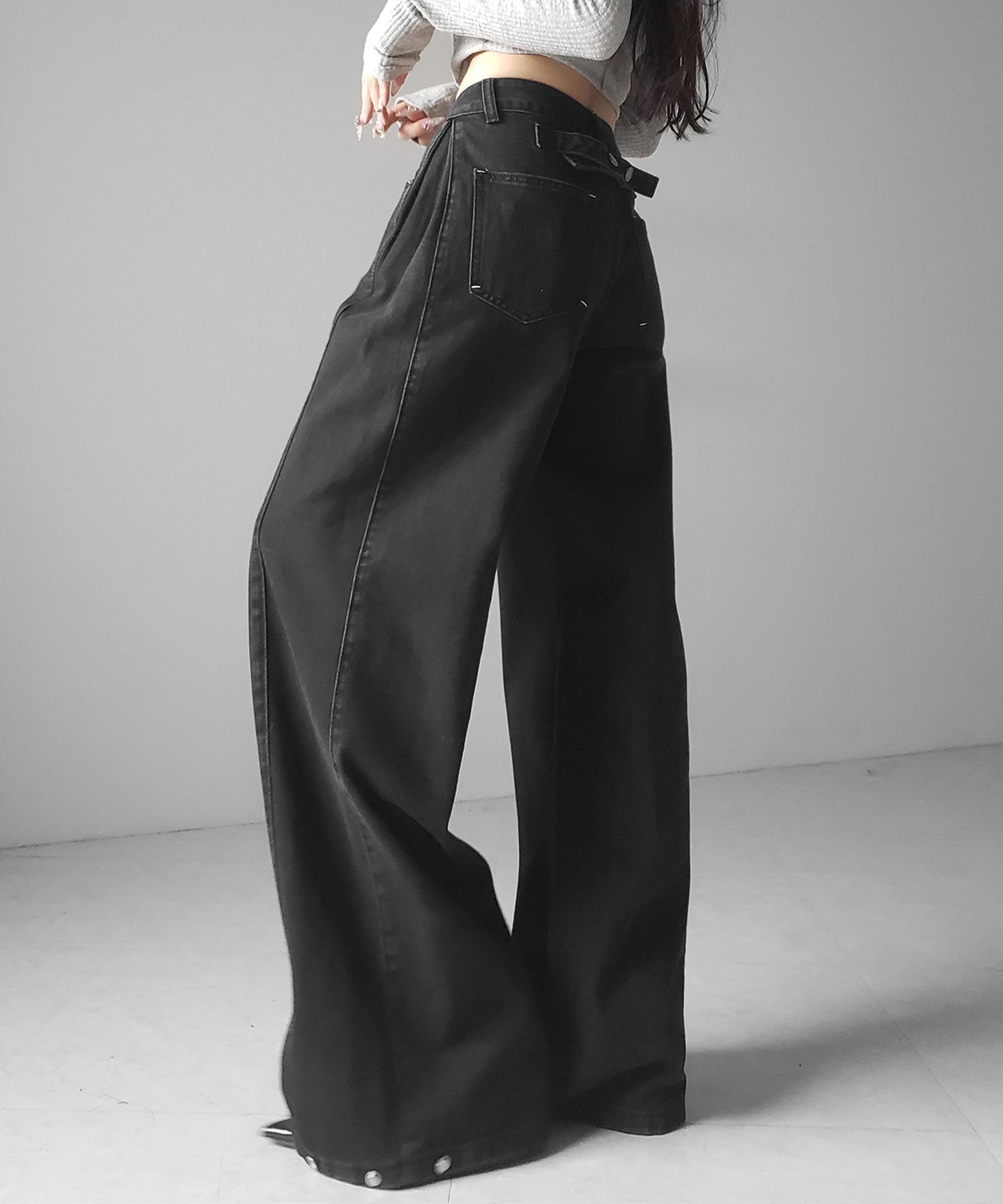 ヴィンテージライクウォッシュカーブワイドデニム ／ vintage like wash curve wide denim