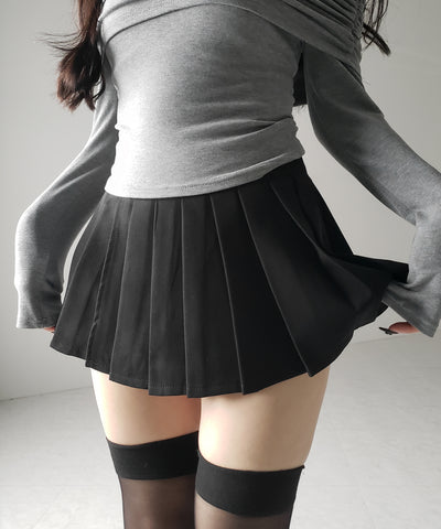 【 ２color 】プリーツマイクロミニスカパン ／ pleated micro mini skirt pants
