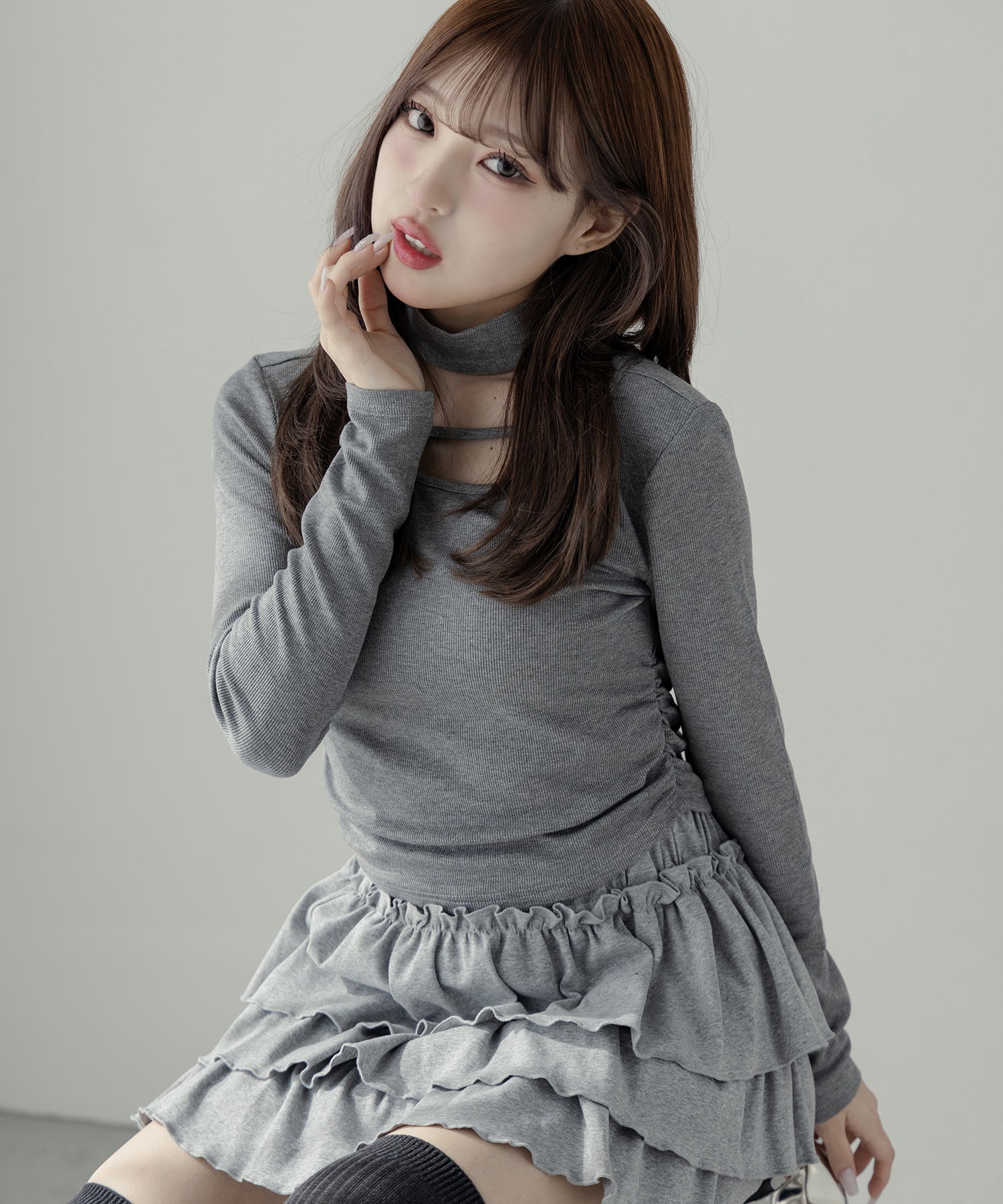 【 ３color ／ 裏起毛 】チョーカーナナメストラップシャーリングトップス ／ choker naname strap shirring tops