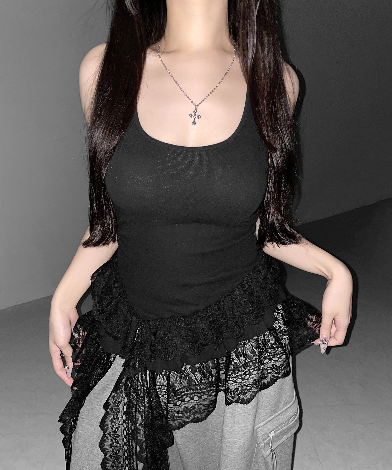 レースフリルアシンメトリータンクトップ ／lace frill asymmetry tank top