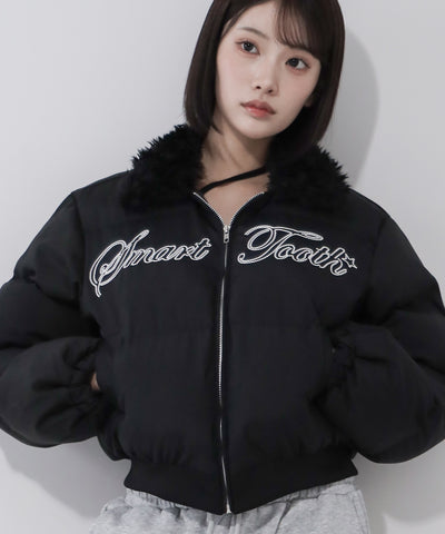 レタリングロゴ刺繍ショートパフダウンジャケット ／ lettering logo embroidery short puffer jacket