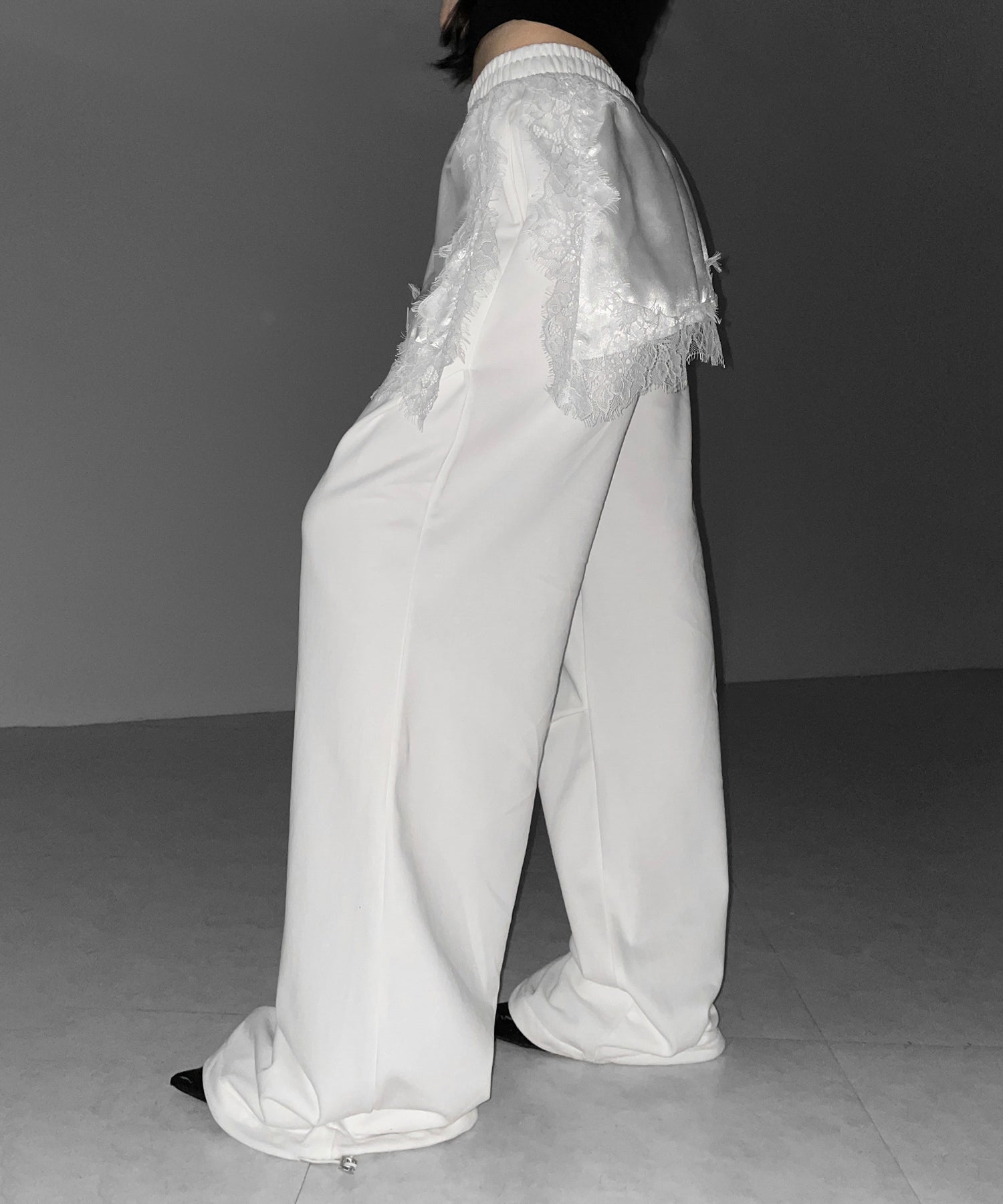 レースドッキングレイヤードスウェットワイドパンツ ／ lace docking layered sweat wide pants