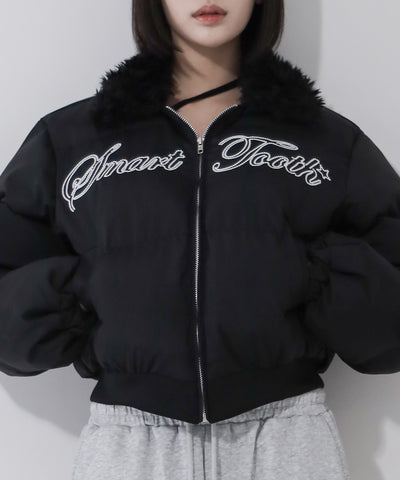 レタリングロゴ刺繍ショートパフダウンジャケット ／ lettering logo embroidery short puffer jacket