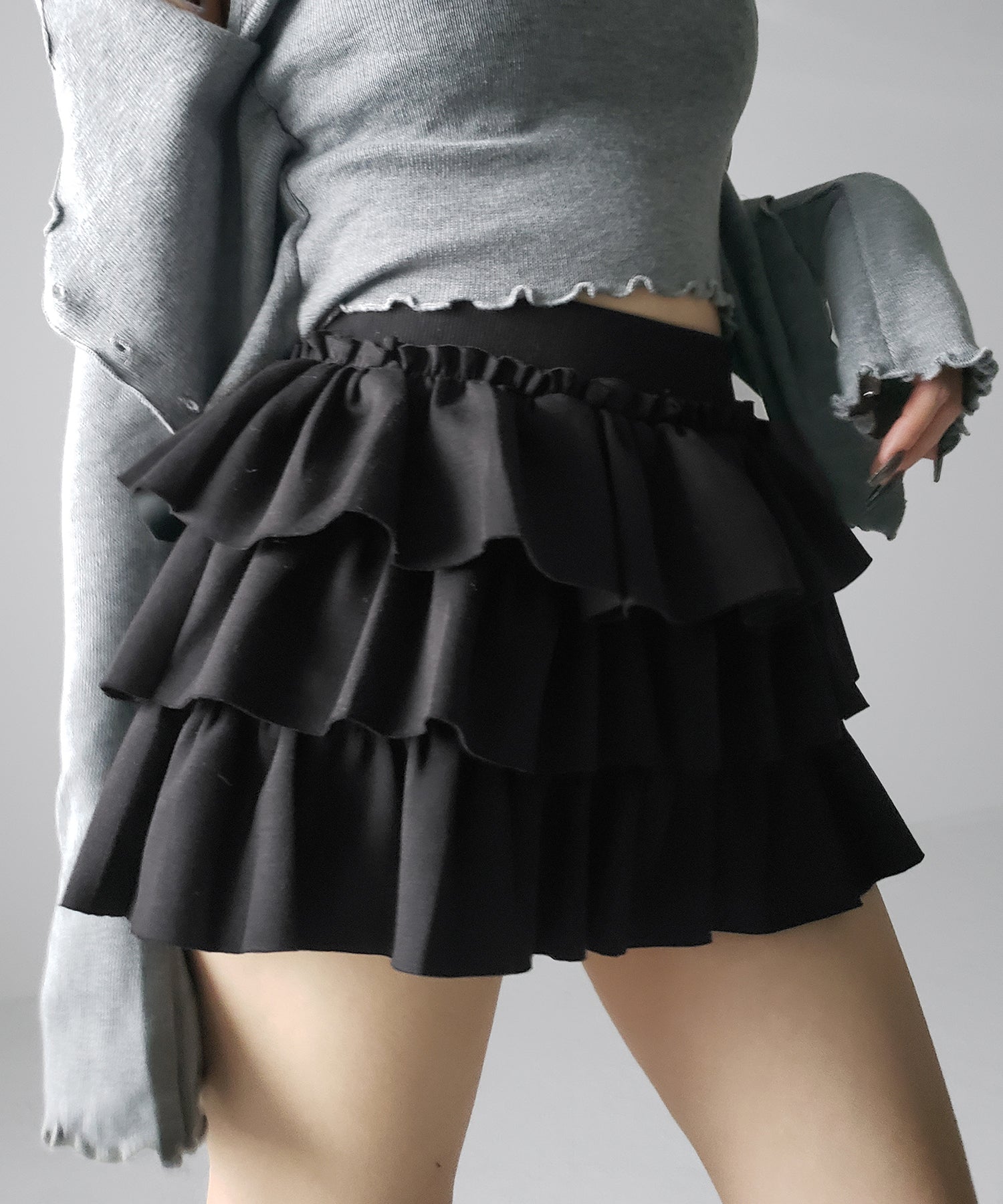 ティアードフリルカットソーミニスカート ／ tiered frill cut and sew mini skirt