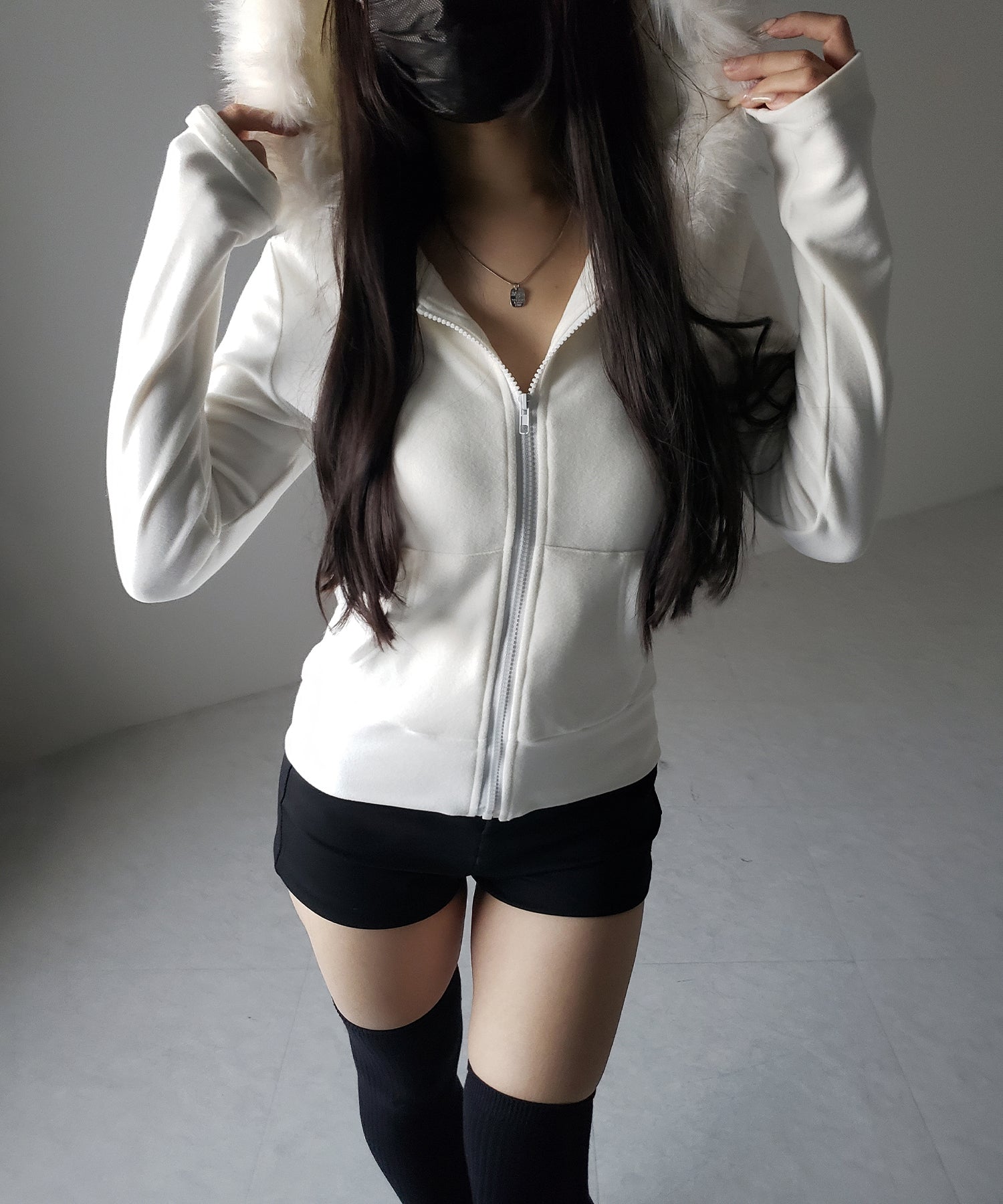 フェイクファーフーディジップアップパーカー ／ fake fur hooded zipup hoodie
