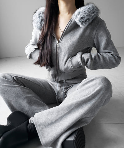 【 セットアップ 】ファーフードショートパーカー＆スウェットフレアパンツ ／ Fur short hoodie ＆ sweat flare pants SETUP