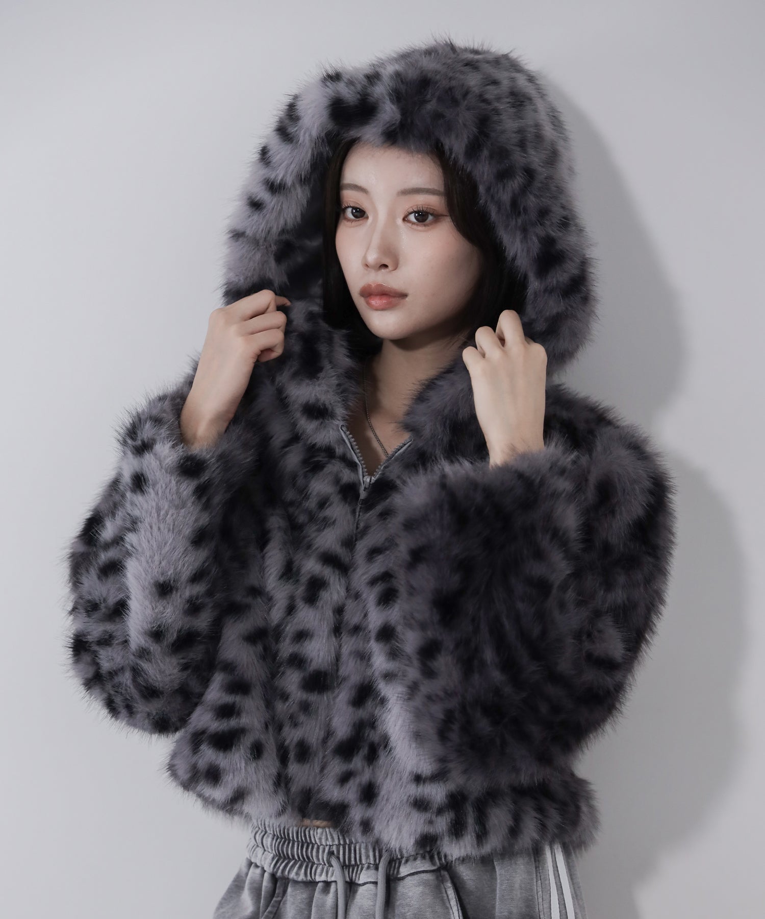 レオパードフェイクファーフーディショートコート ／ reopard fakefur hoodie short coat