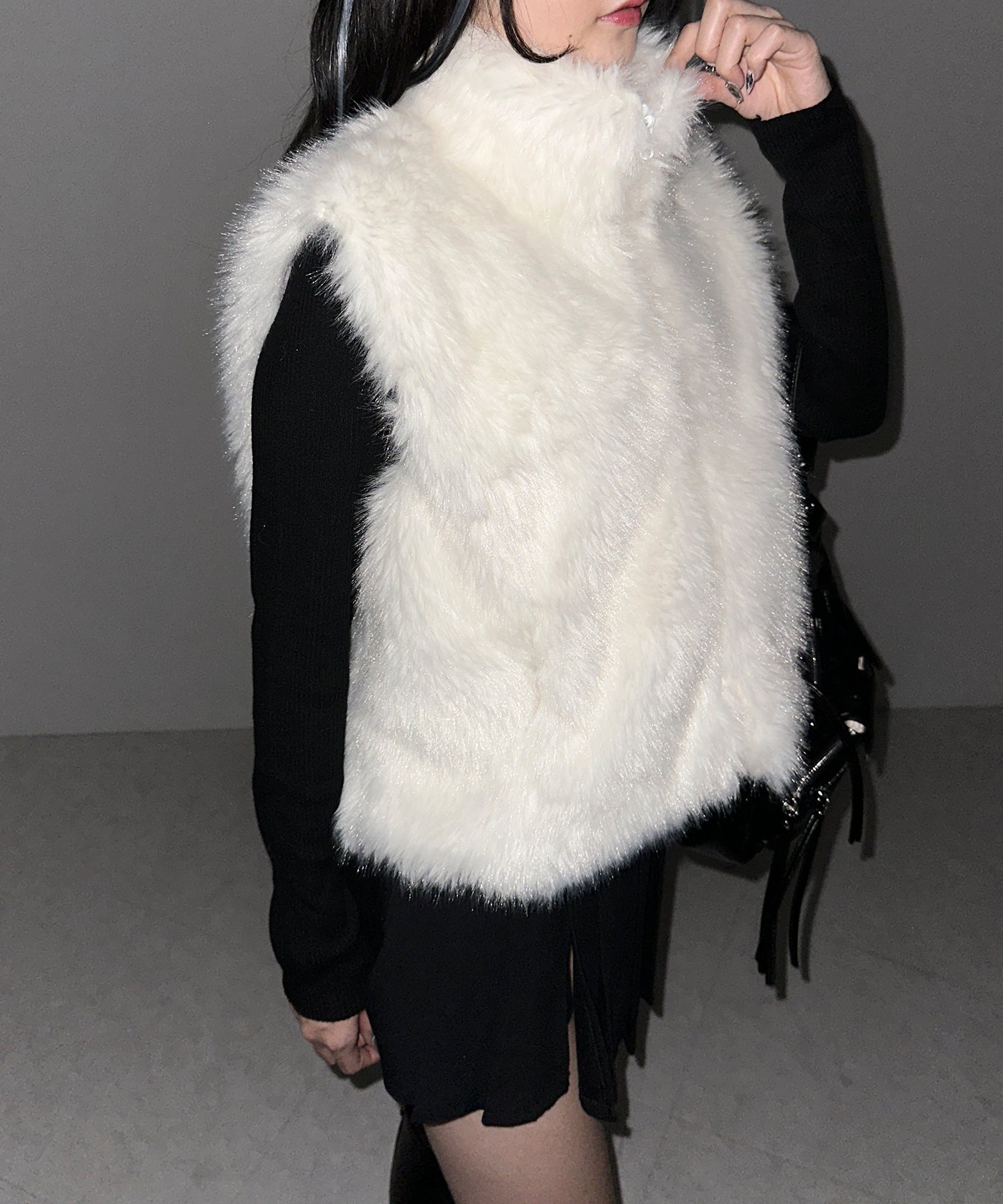 【 ポケット付 】スタンドネックジップアップフェイクファーベスト ／ stand neck zipup fake fur vest