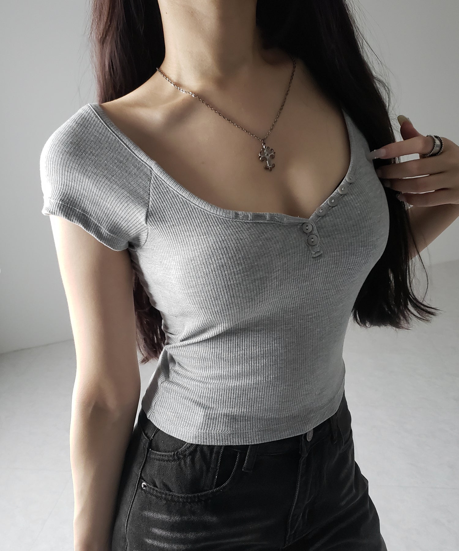 【 ３color 】ミニボタンヘンリーネック半袖チビTシャツ ／ mini button Henley neck short sleeve chibi T-shirt