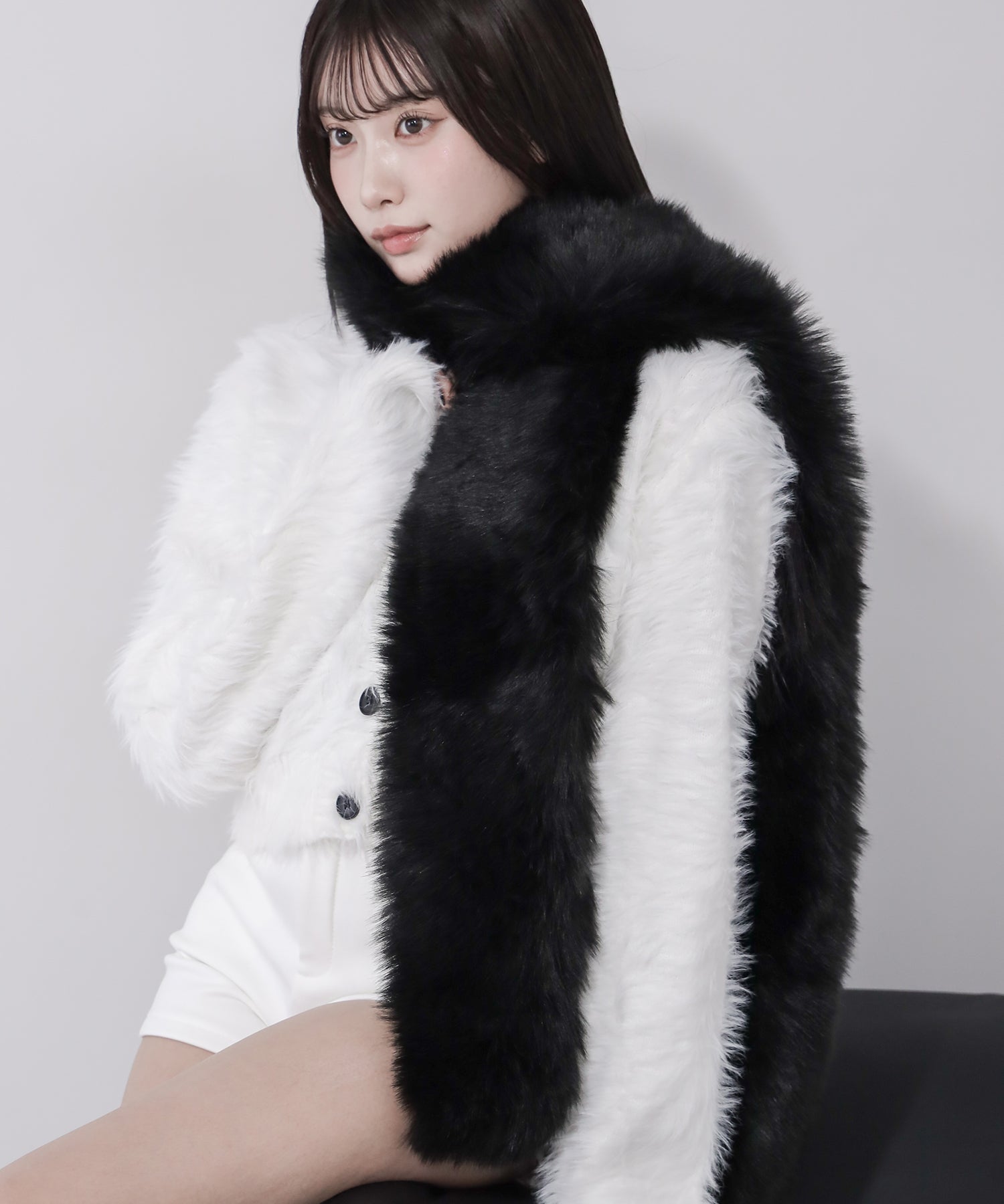 フェイクファーボリュームロングマフラー ／ fake fur volume long muffler