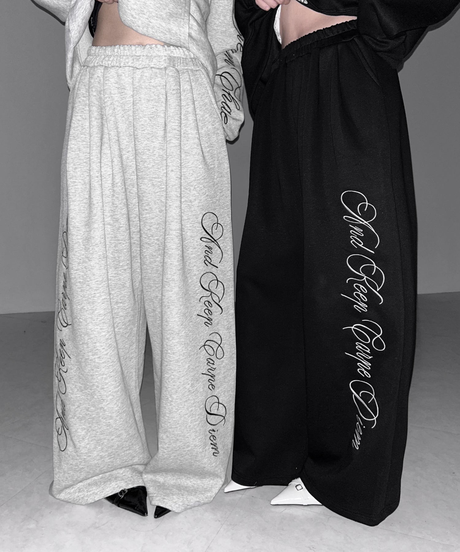 レタリングロゴ刺繍ワイドスウェットパンツ ／ lettering logo embroidery wide sweatpants