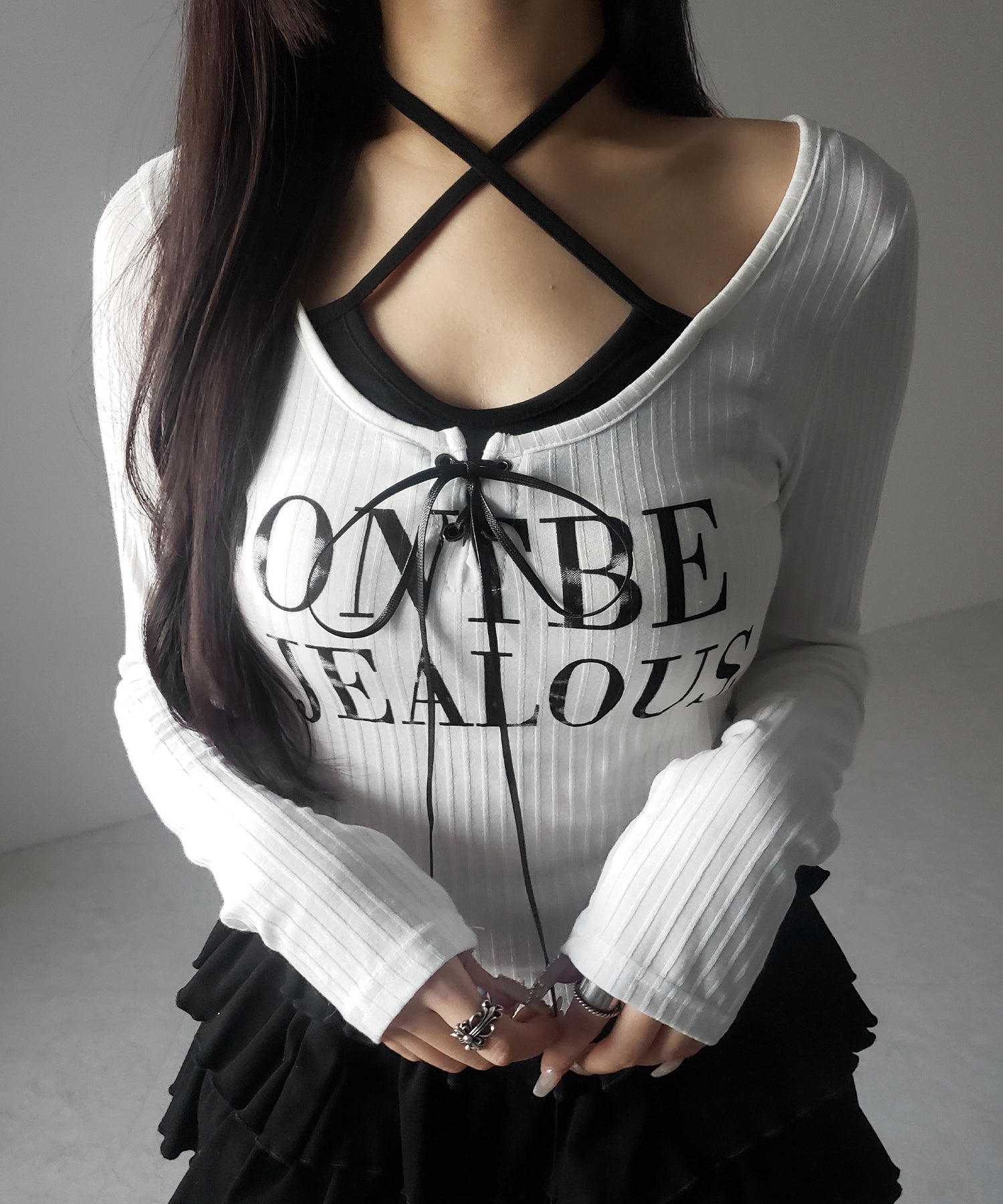 【 クロスネックにできる２WAY 】レースアップフェイクレイヤードロゴカットソートップス ／ laceup fake layered logo cutsew tops
