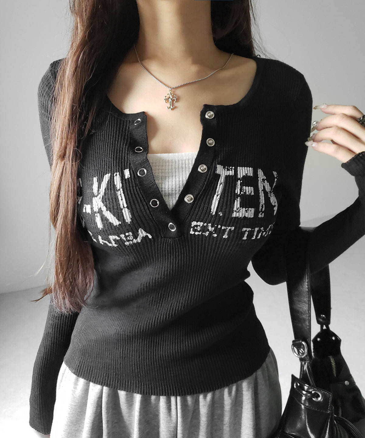 ヘンリーネックフェイクレイヤードロゴ長袖シアーニットトップス ／ henly neck fake layered logo longsleeve sheer rib knit tops