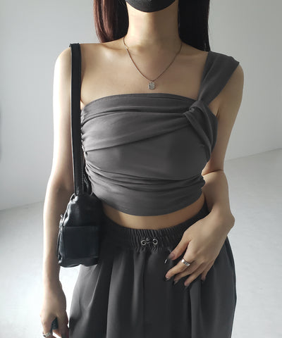 【 カップ付き 】ワンショルアシンメトリーショートキャミソール ／ one shoulder asymmetry short camisole