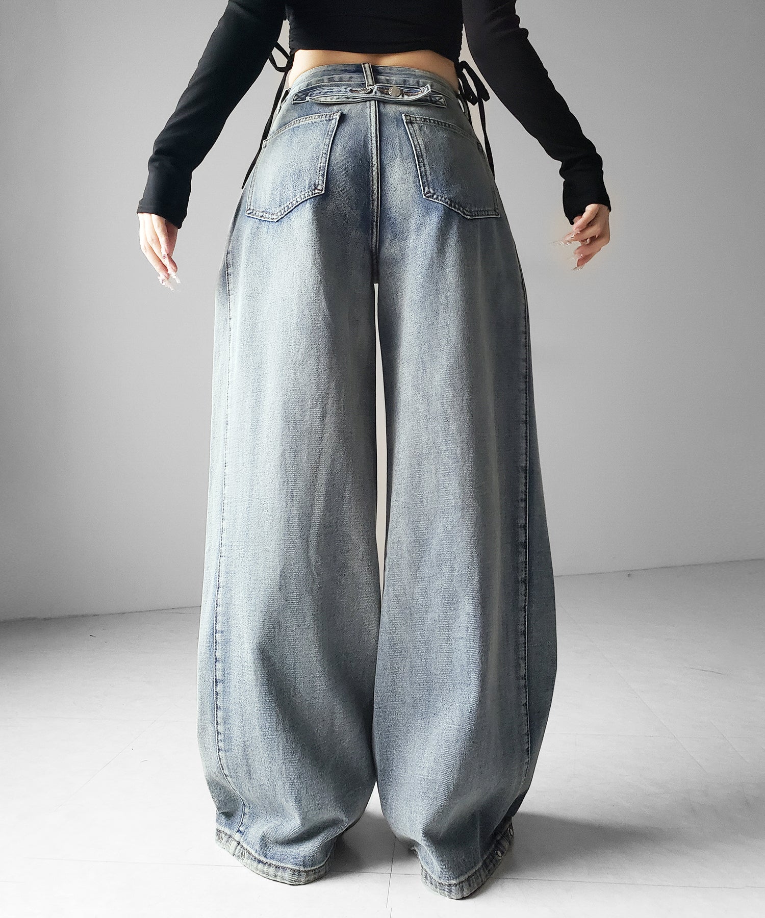 ヴィンテージライクウォッシュカーブワイドデニム ／ vintage like wash curve wide denim