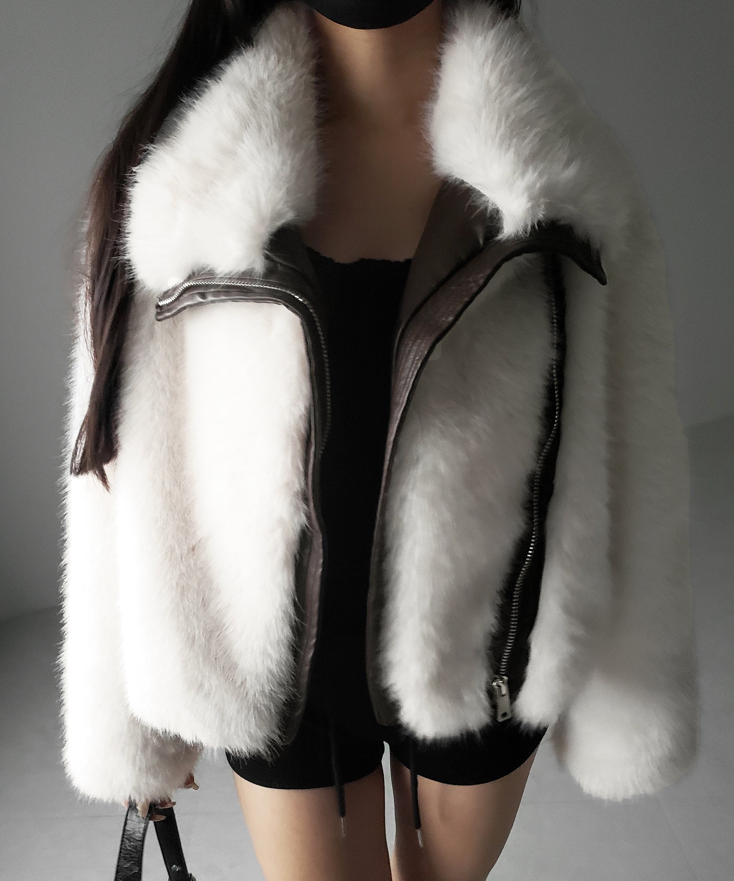 【 ２WAY 】ジップアップレザードッキングフェイクファーコート ／ zip up leather docking fake fur coat