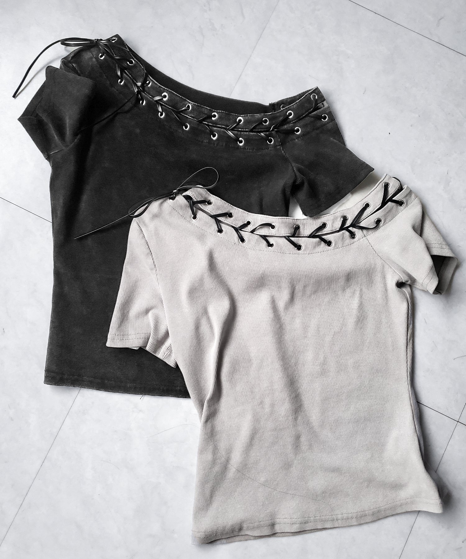 ヴィンテージカットアウトレースアップ半袖ワンショルリブトップス ／ vintage cutout laceup short sleeve one shoulder lib tops