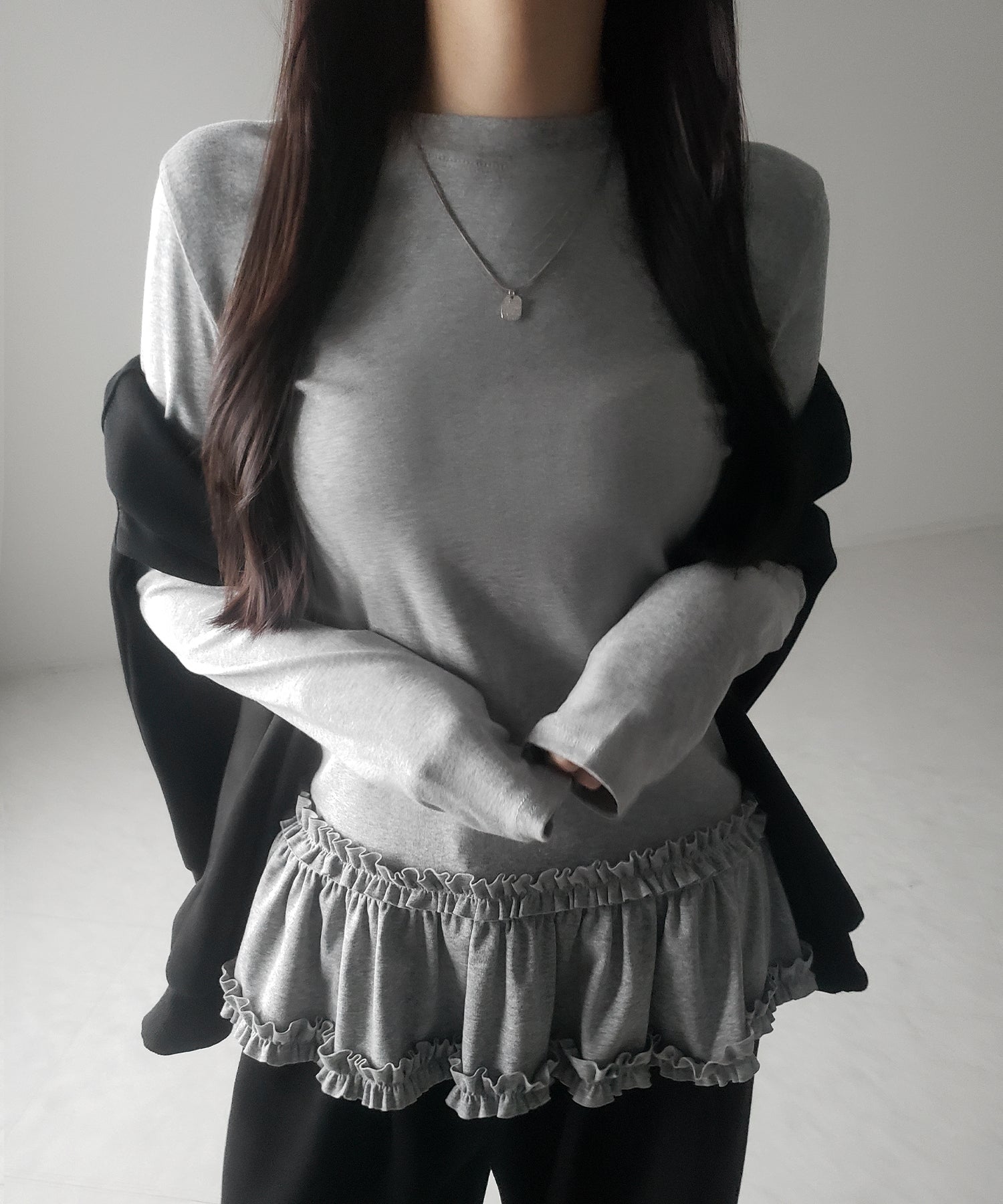 【 ３color 】裾フリルレイヤード長袖トップス ／ hem frill layered long sleeve tops