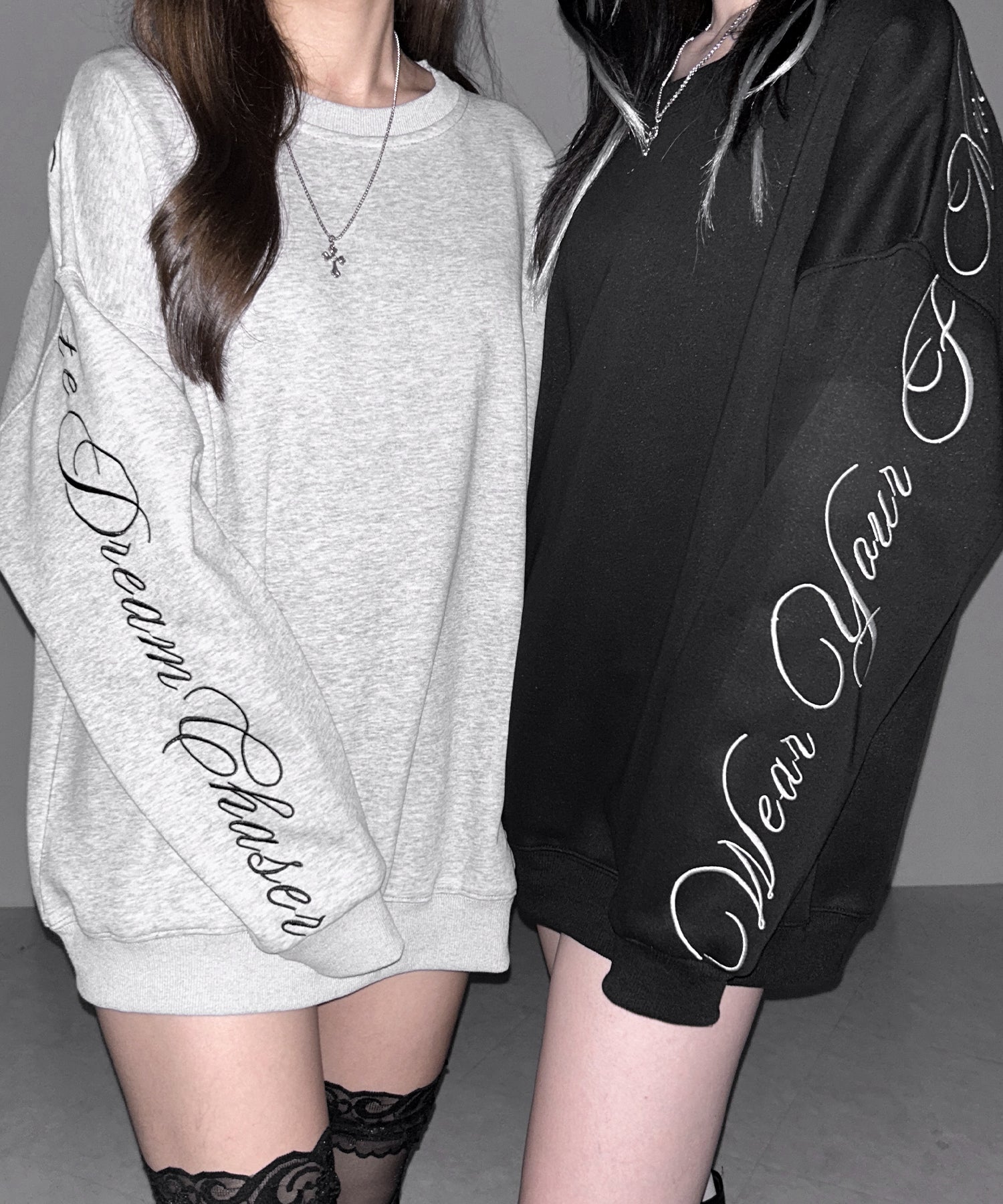 レタリングロゴ刺繍スウェットプルオーバー ／ lettering logo embroidery sweat pullover