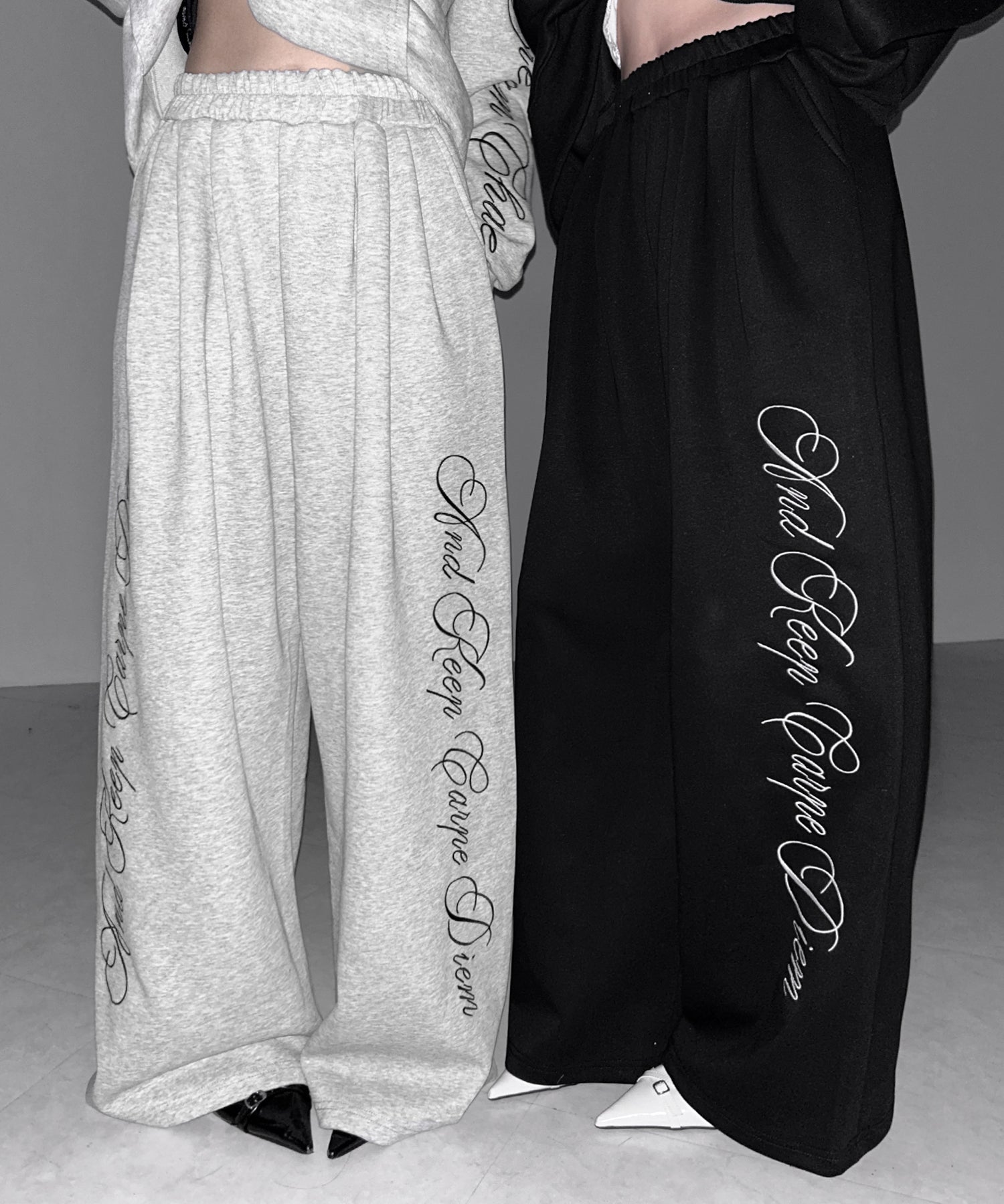 レタリングロゴ刺繍ワイドスウェットパンツ ／ lettering logo embroidery wide sweatpants