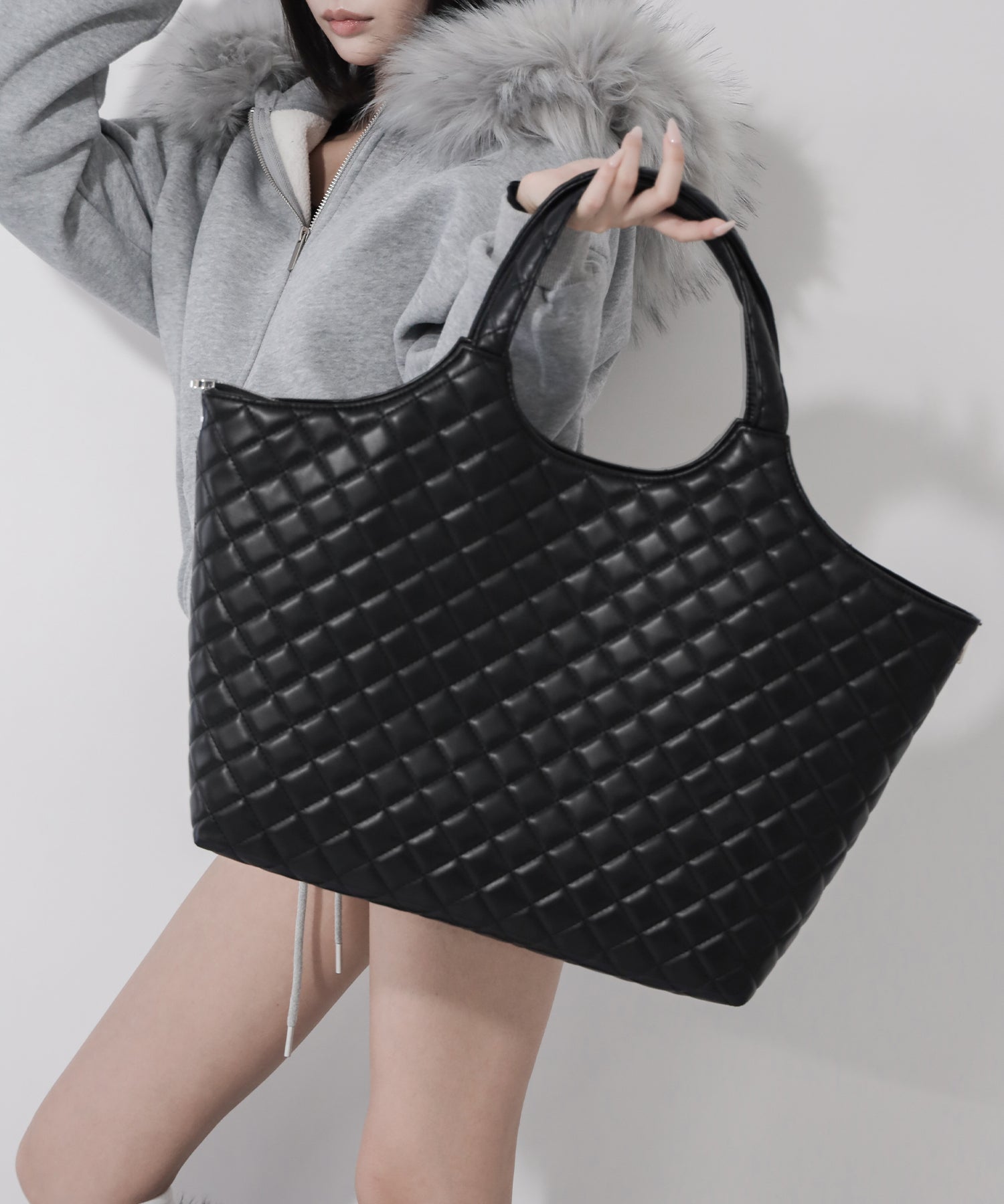 A4収納可 】フェイクレザーキルティングトートバッグ ／ fake leather