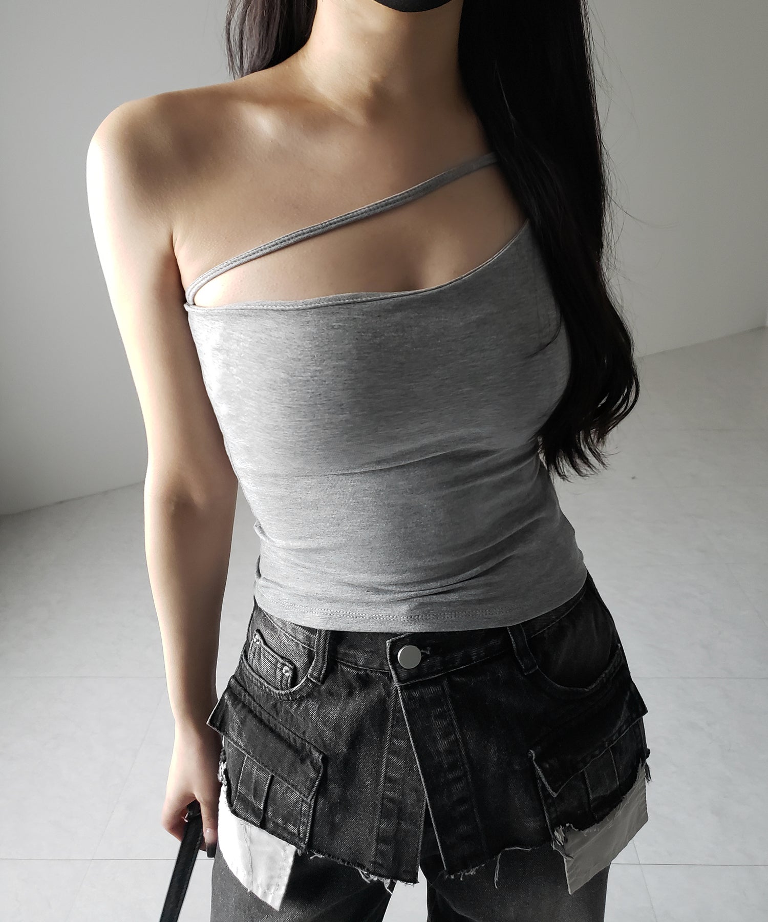 【 ３color ／ カップ付 】ラインストラップワンショルキャミソール ／ line strap one shoulder camisole
