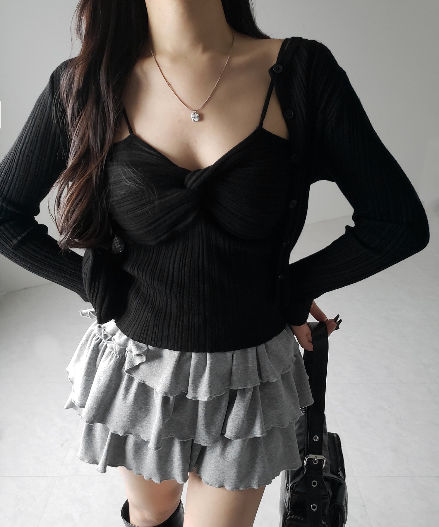 【 2点セット 】ツイストリブニットキャミソール ＋シアーリブショートカーディガン SET ／ twisted rib knit camisole + sheer rib short cardigan SET