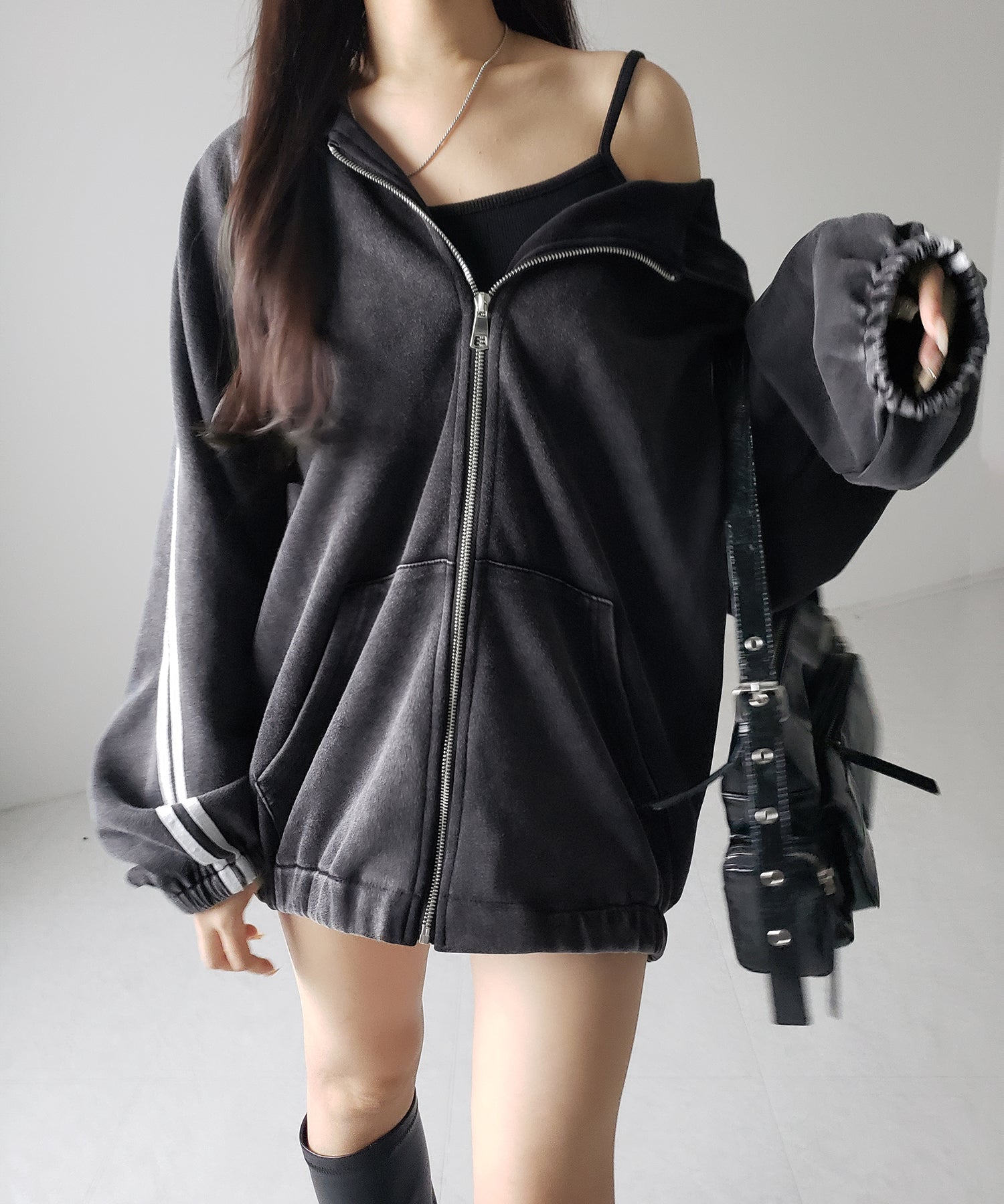 ピグメントヴィンテージ加工サイドラインジップアップパーカー ／ Pigment vintage side line zip-up hoodie