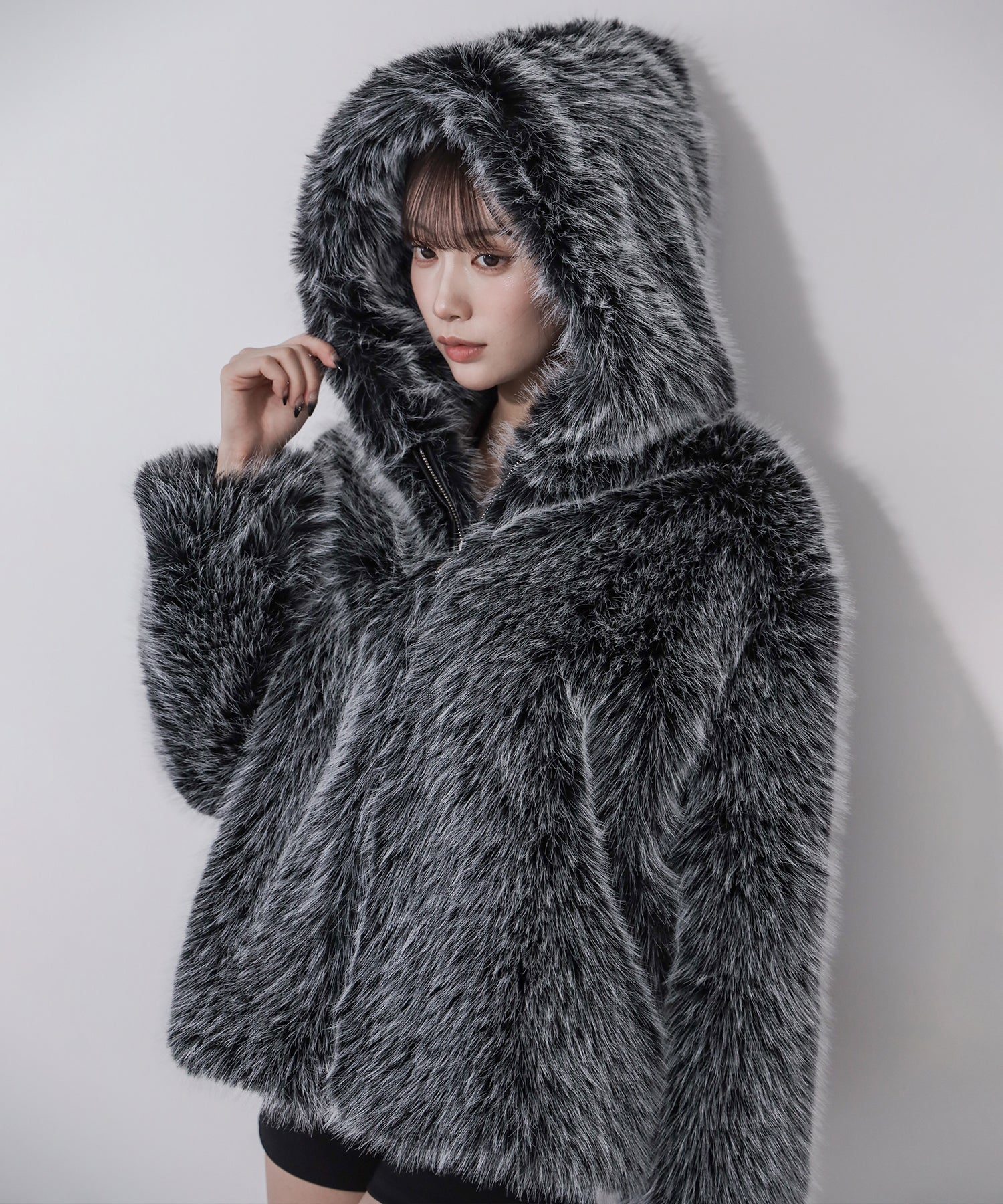 フェイクファーフーディミドルコート ／ fake fur hoodie middle coat