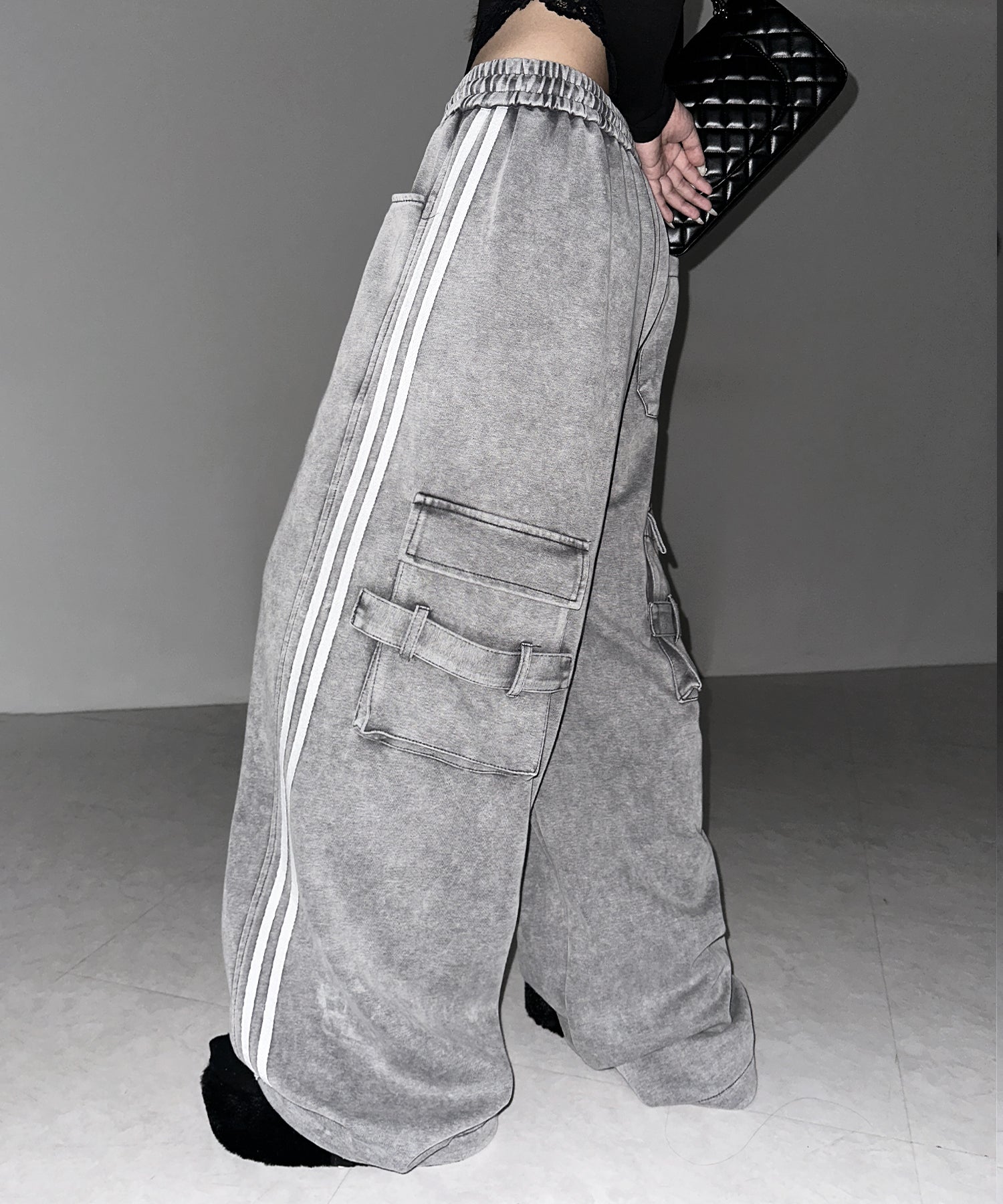 【 裾絞り可能２WAY 】サイドラインピグメントワイドカーゴスウェットパンツ ／ sideline pigment wide cargo sweatpants