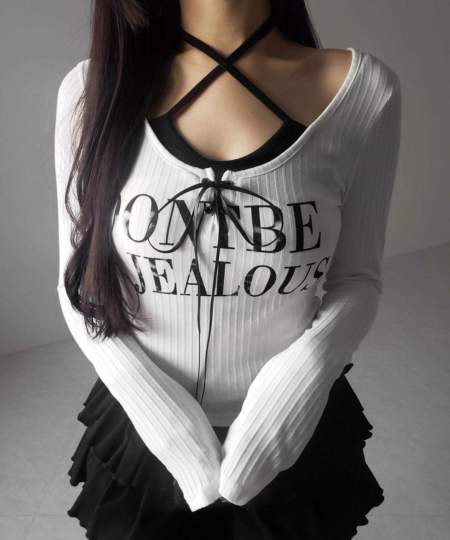 【 クロスネックにできる２WAY 】レースアップフェイクレイヤードロゴカットソートップス ／ laceup fake layered logo cutsew tops